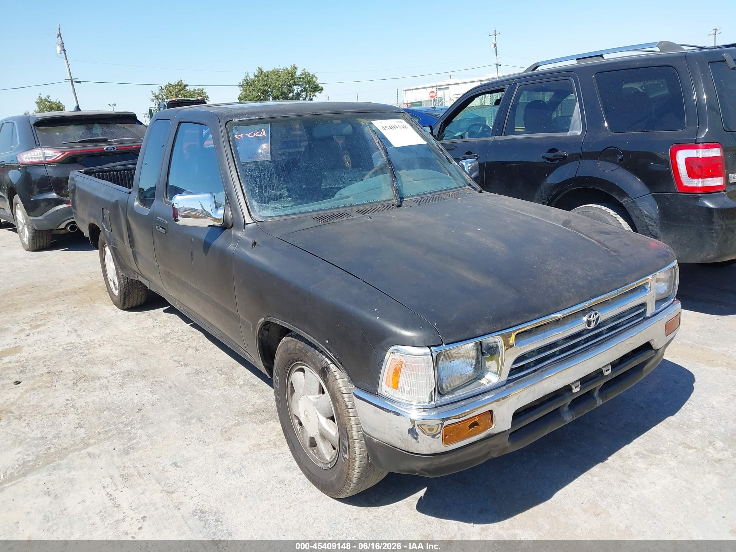 1993 Toyota Pickup VIN JT4VN93G6P5038625 — IAAI salvage auction photo