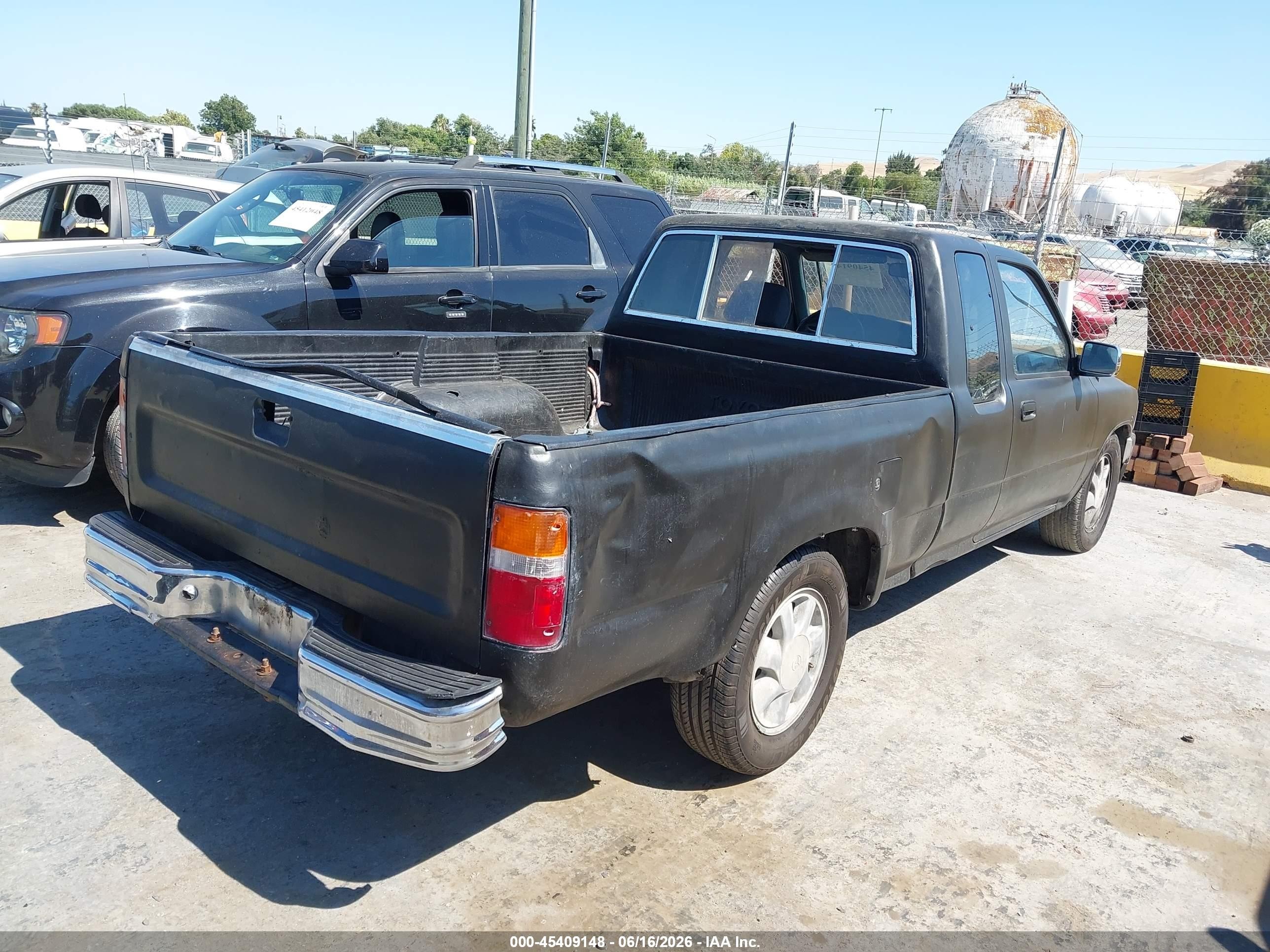1993 Toyota Pickup VIN JT4VN93G6P5038625 IAAI salvage auction — Normal Wear, Clear - Dealer Only (California), sold $1,925 on 2026-07-09 (photo 4)