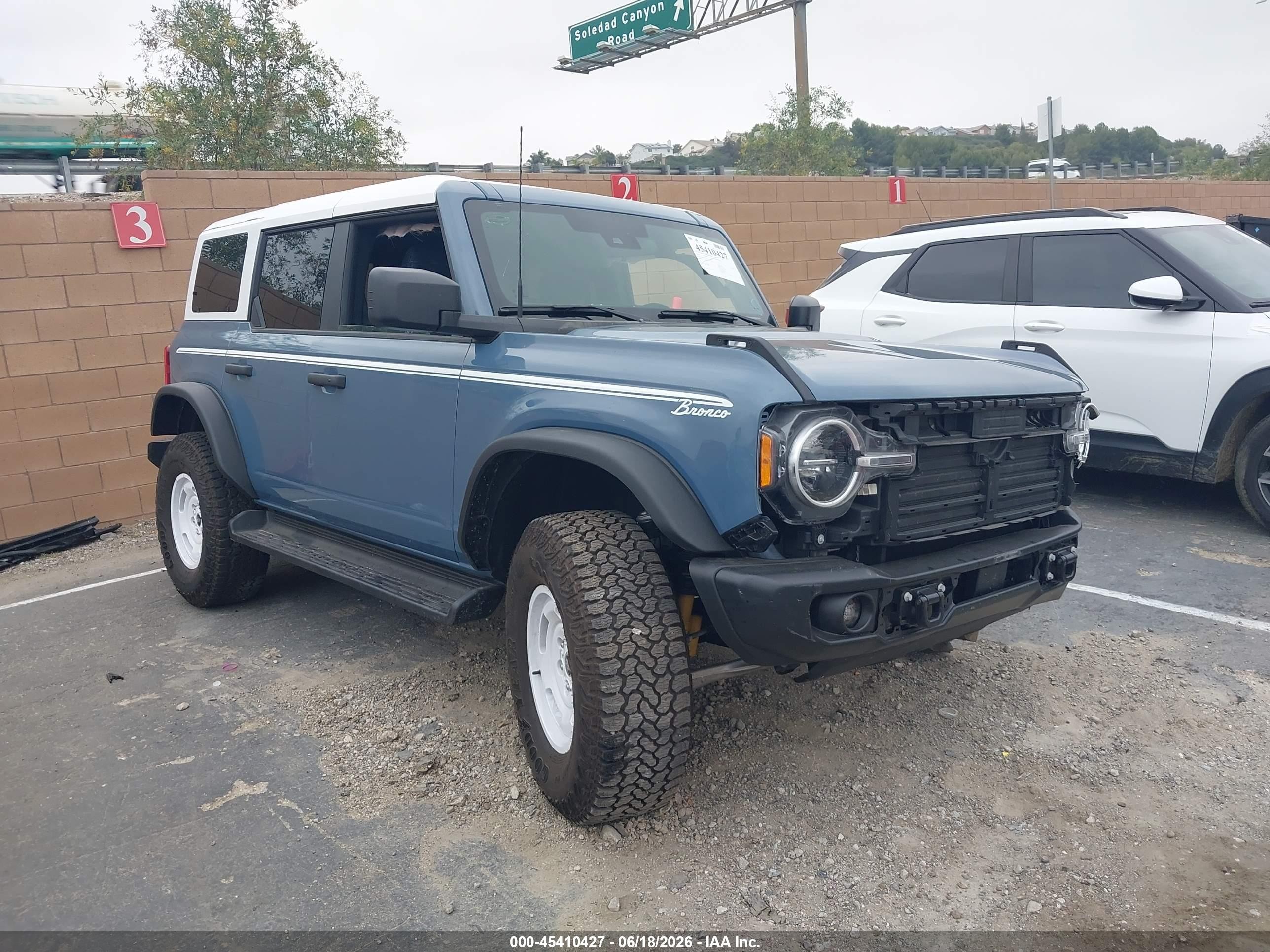 2025 Ford Bronco VIN 1FMEE4DP7SLB65742 — IAAI salvage auction photo