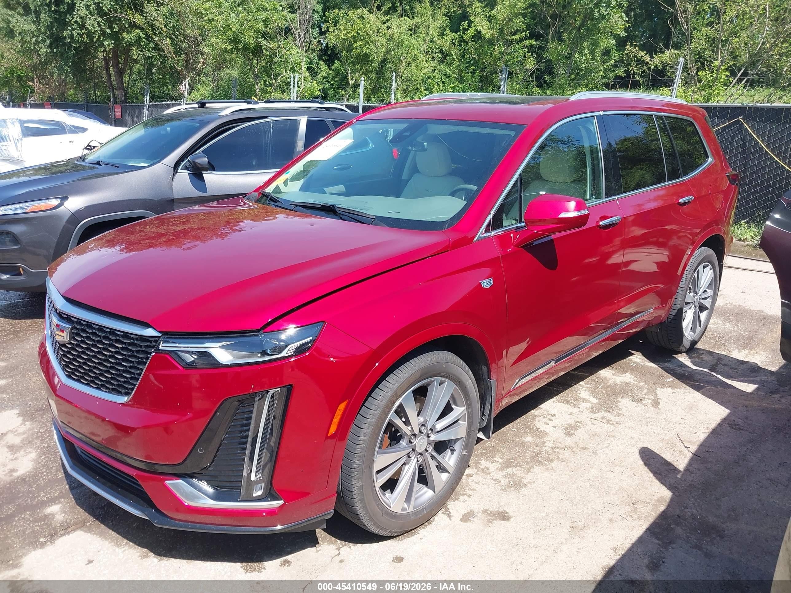 2020 Cadillac XT6 VIN 1GYKPCRS8LZ124716 IAAI salvage auction — Hail, Salvage (Kansas), sold $9,300 on 2026-07-12 (photo 2)