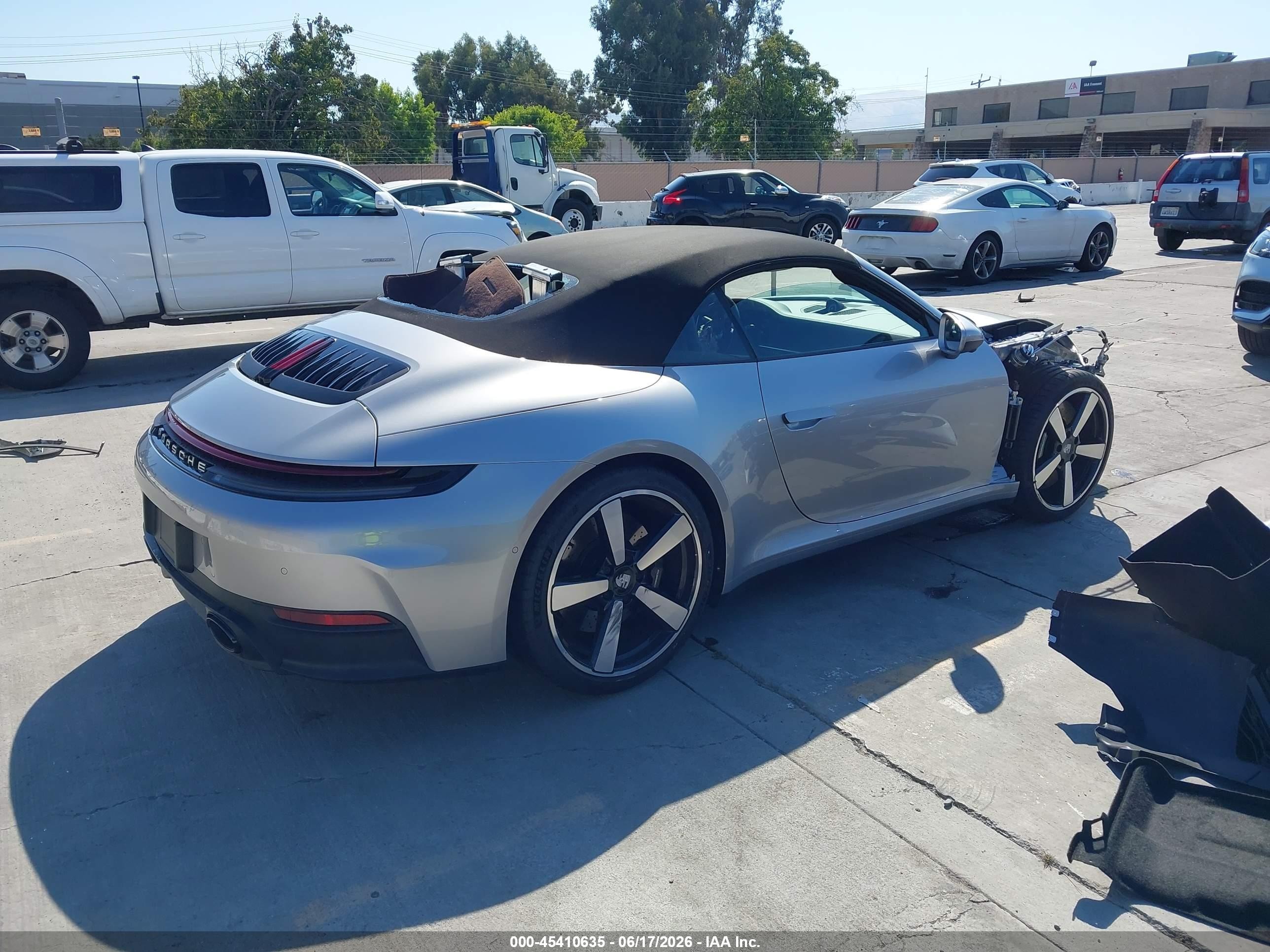2026 Porsche 911 VIN WP0CH2A90TS237174 IAAI salvage auction — Unknown, Salvage (California), sold $88,500 on 2026-08-10 (photo 4)