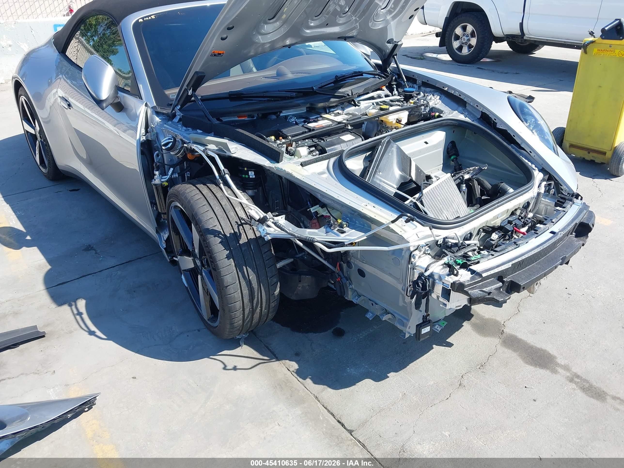 2026 Porsche 911 VIN WP0CH2A90TS237174 IAAI salvage auction — Unknown, Salvage (California), sold $88,500 on 2026-08-10 (photo 6)