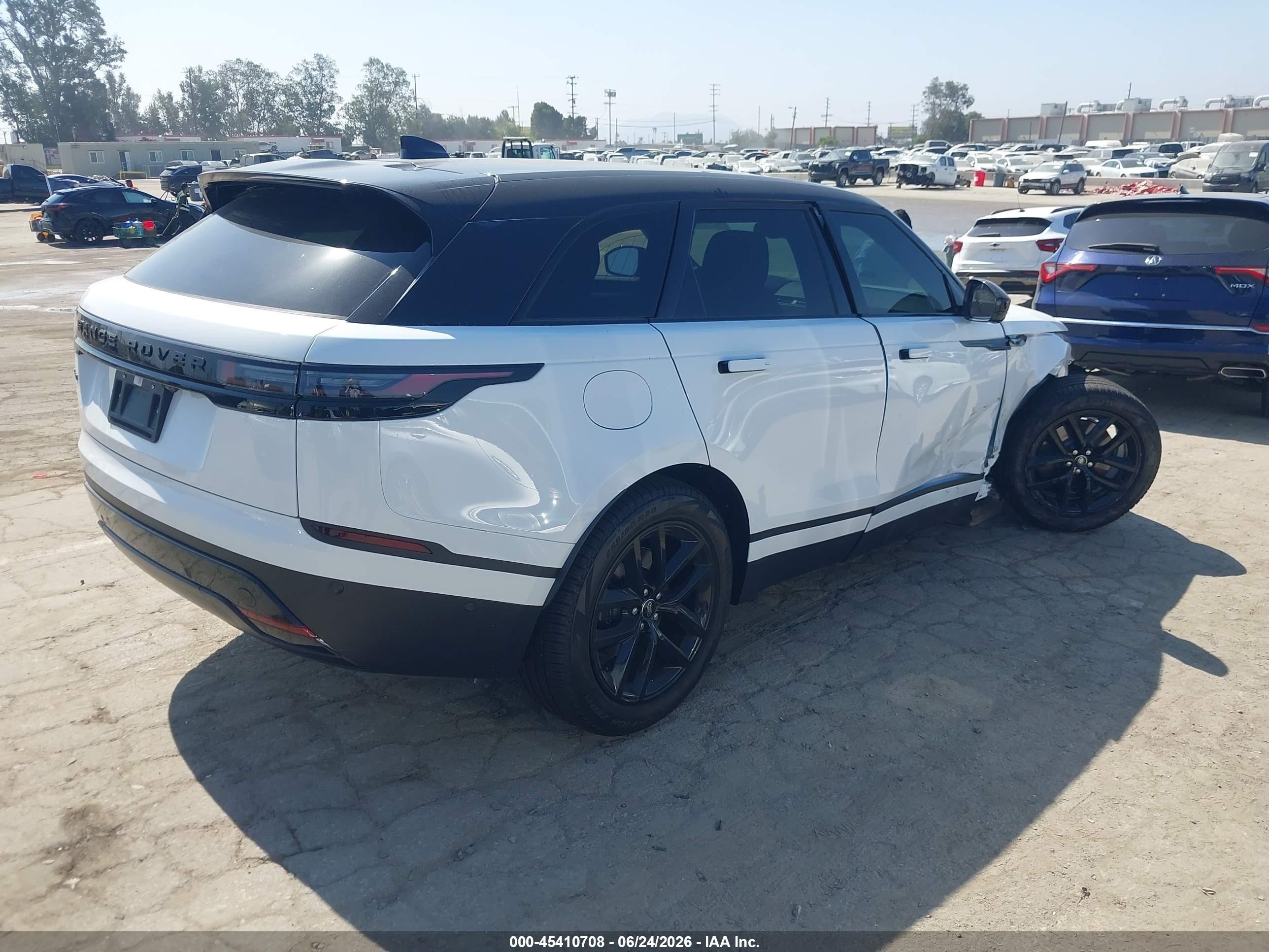 2026 Land Rover Range Rover Velar VIN SALYJ2EX5TA832149 IAAI salvage auction — Side, Salvage (California), sold $25,250 on 2026-08-21 (photo 4)