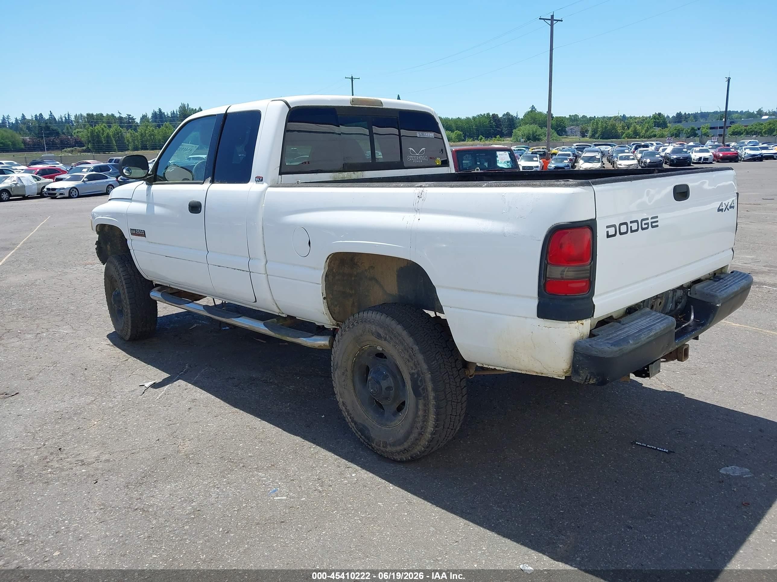 2001 Dodge Ram 2500 VIN 1B7KF236X1J524996 IAAI salvage auction — Normal Wear, Clear-Dealer Only (Oregon), sold $625 on 2026-07-09 (photo 3)
