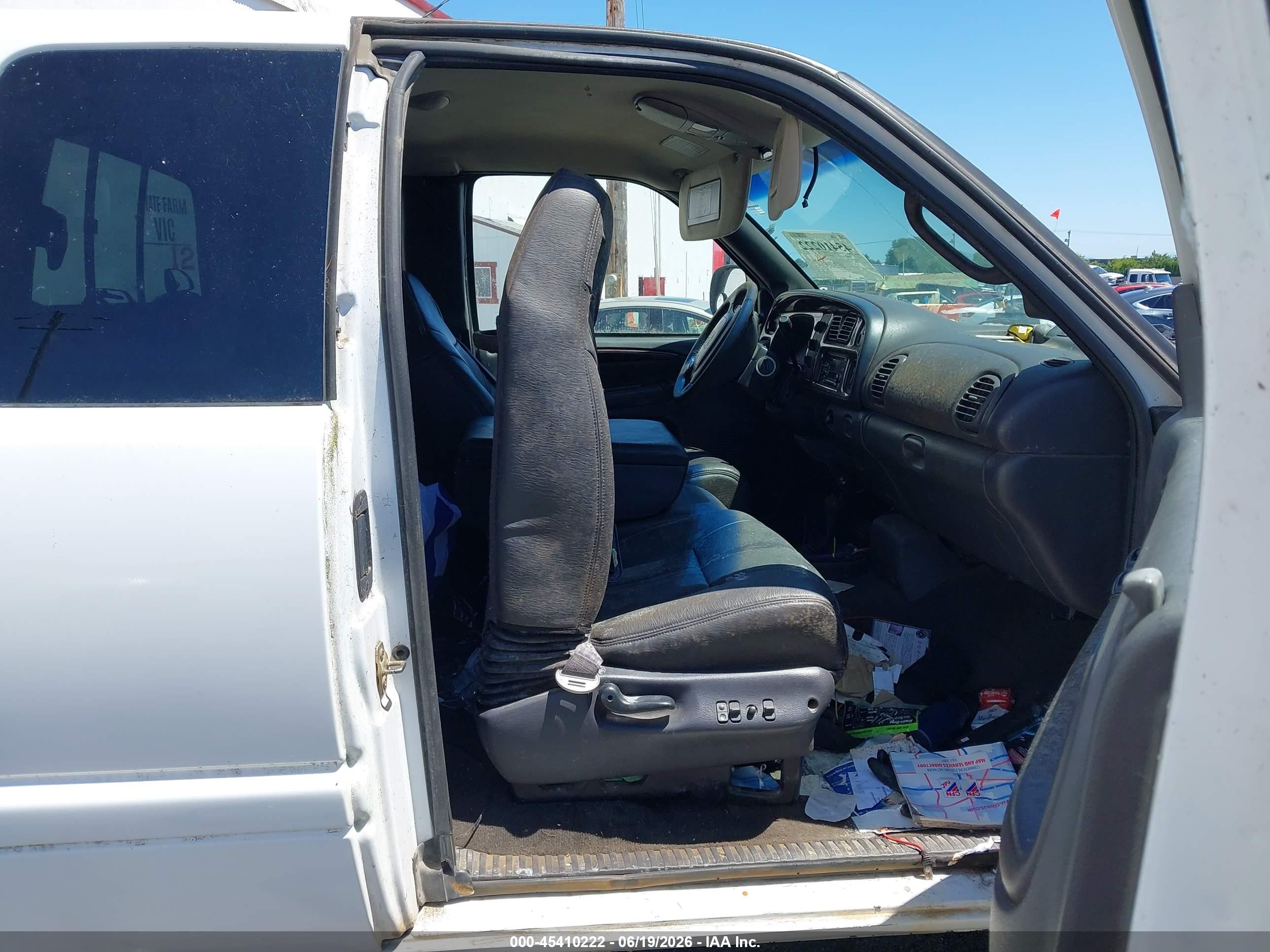 2001 Dodge Ram 2500 VIN 1B7KF236X1J524996 IAAI salvage auction — Normal Wear, Clear-Dealer Only (Oregon), sold $625 on 2026-07-09 (photo 5)