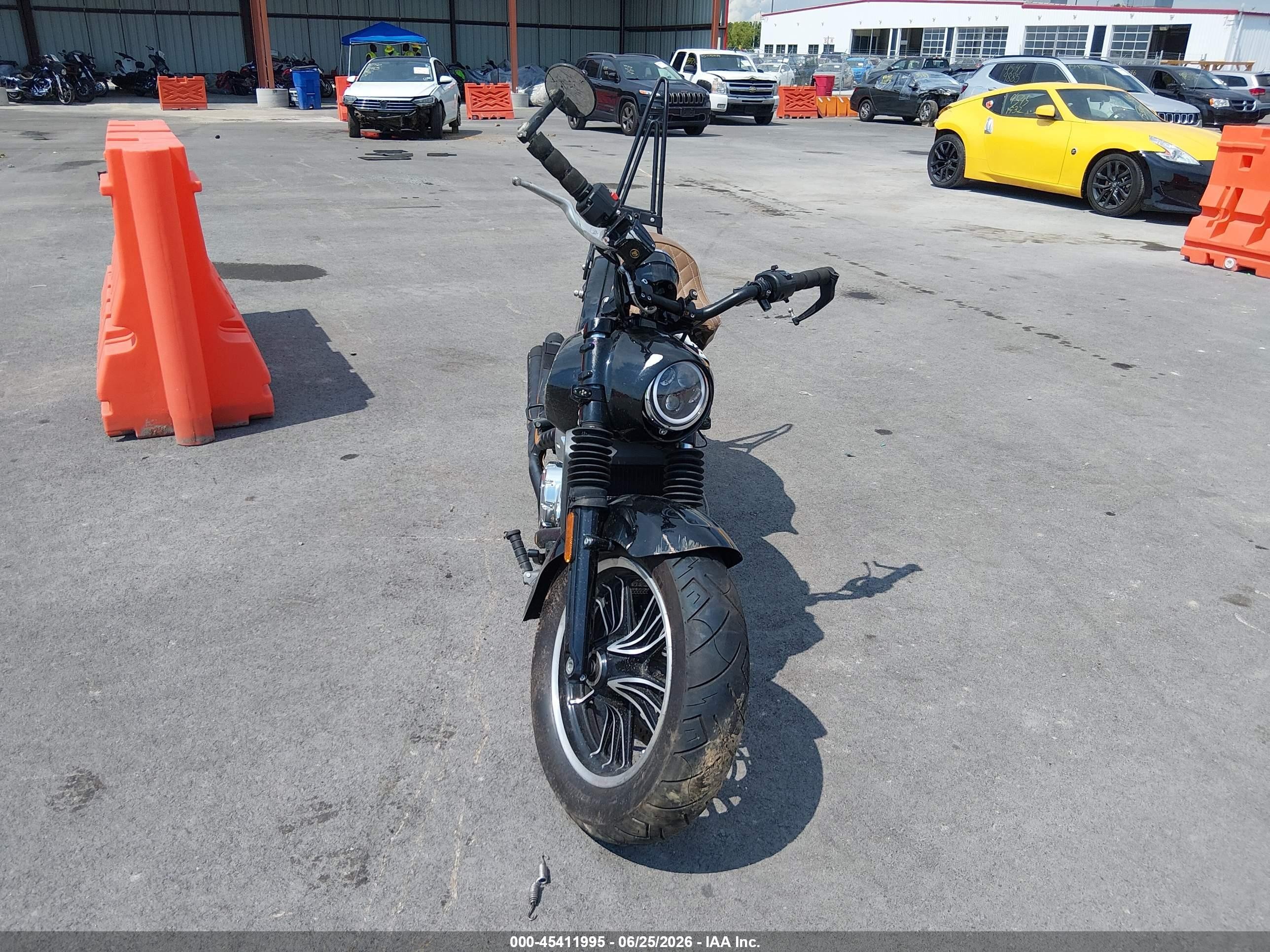 2016 Indian Motorcycle Co. SCOUT VIN 56KMSB007G3113034 IAAI salvage auction — All Over, Salvage (Missouri), sold $25 on 2026-08-04 (photo 5)
