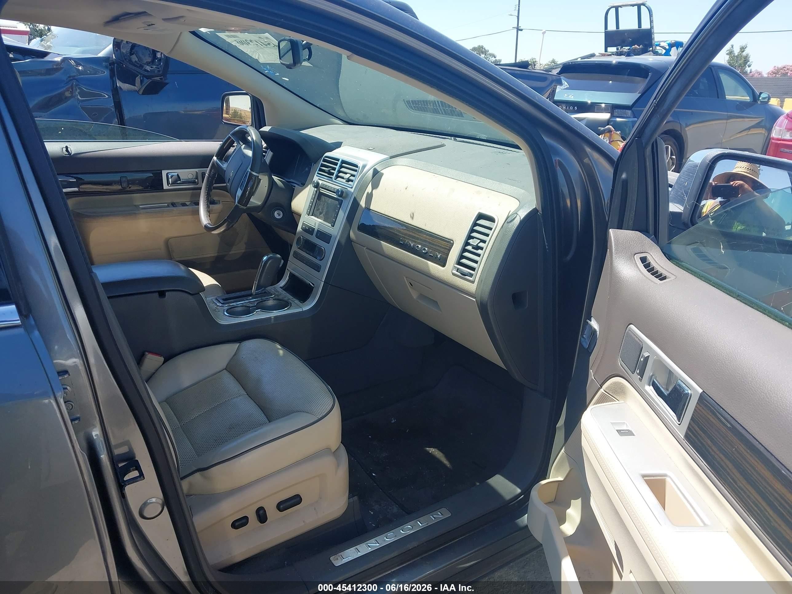 2009 Lincoln MKX VIN 2LMDU68C79BJ10708 IAAI salvage auction — Normal Wear, Clear - Dealer Only (California), sold $375 on 2026-07-09 (photo 5)