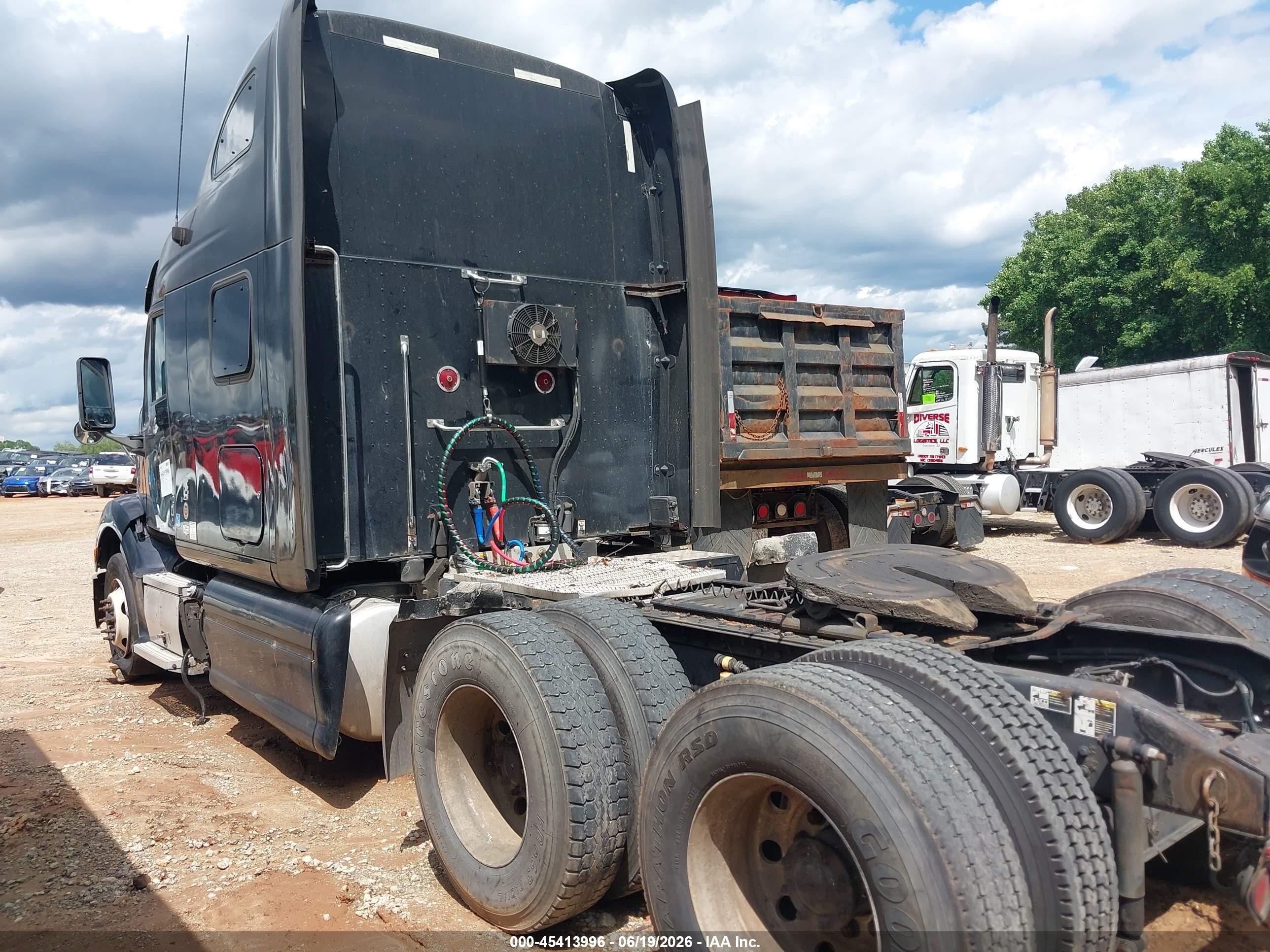 2012 Peterbilt 587 VIN 1XP4DP9X2CD121610 IAAI salvage auction — Repossession, Clear (South Carolina), sold $125 on 2026-08-26 (photo 3)