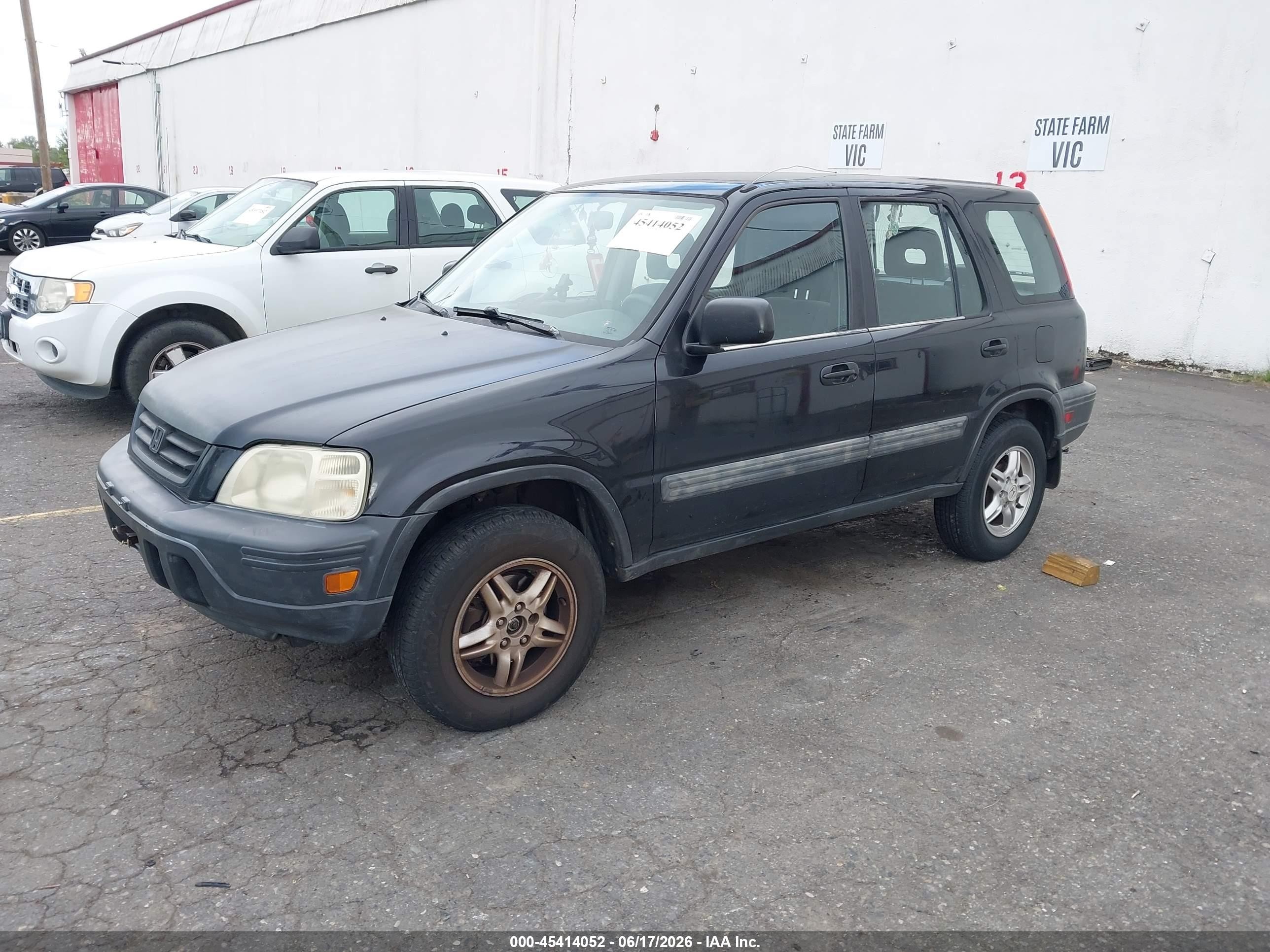 2001 Honda CR-V VIN JHLRD18401C015478 IAAI salvage auction — Normal Wear, Clear-Dealer Only (Washington), sold $275 on 2026-07-09 (photo 2)