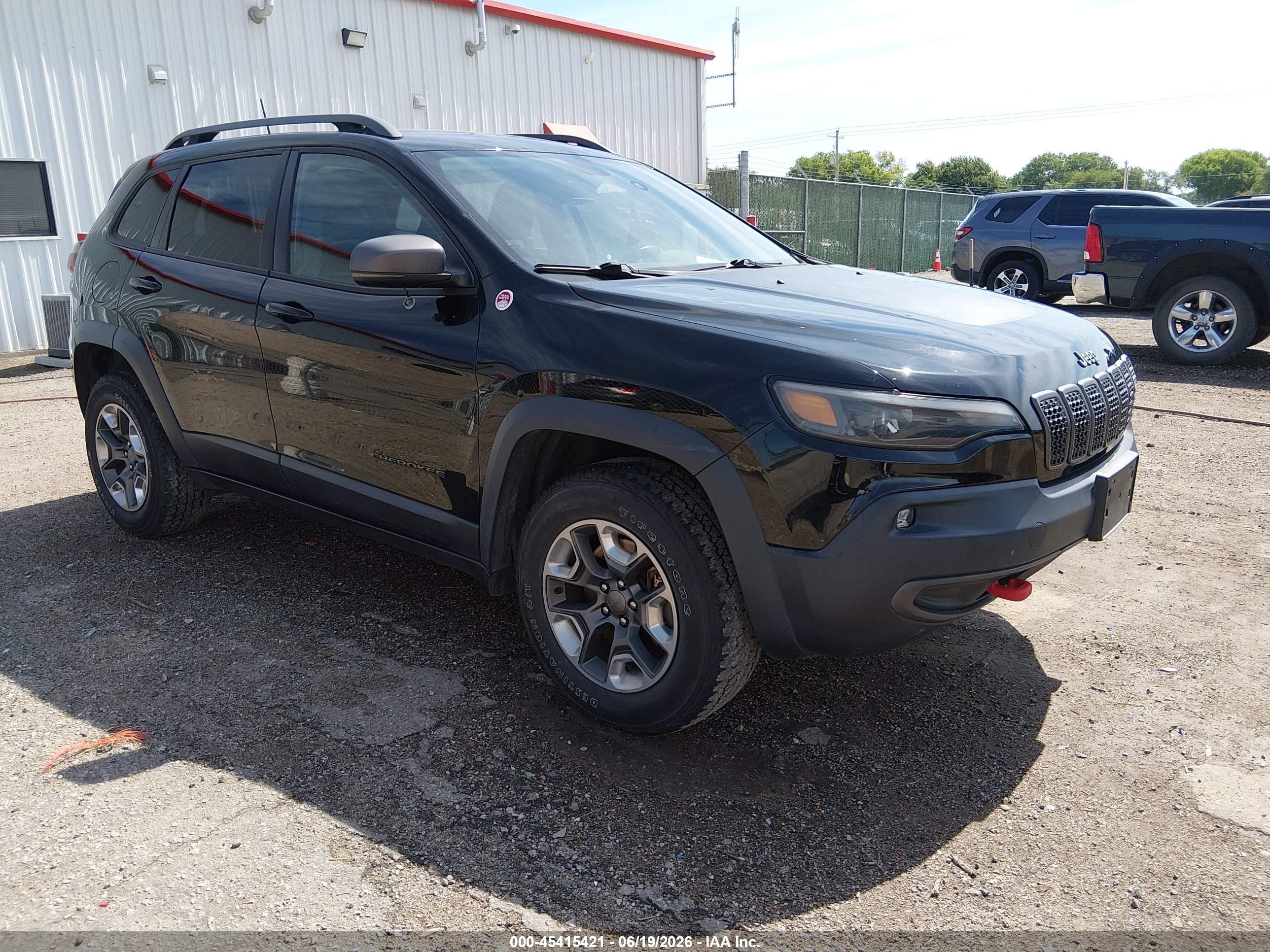 2019 Jeep Cherokee VIN 1C4PJMBX5KD328426 — IAAI salvage auction photo