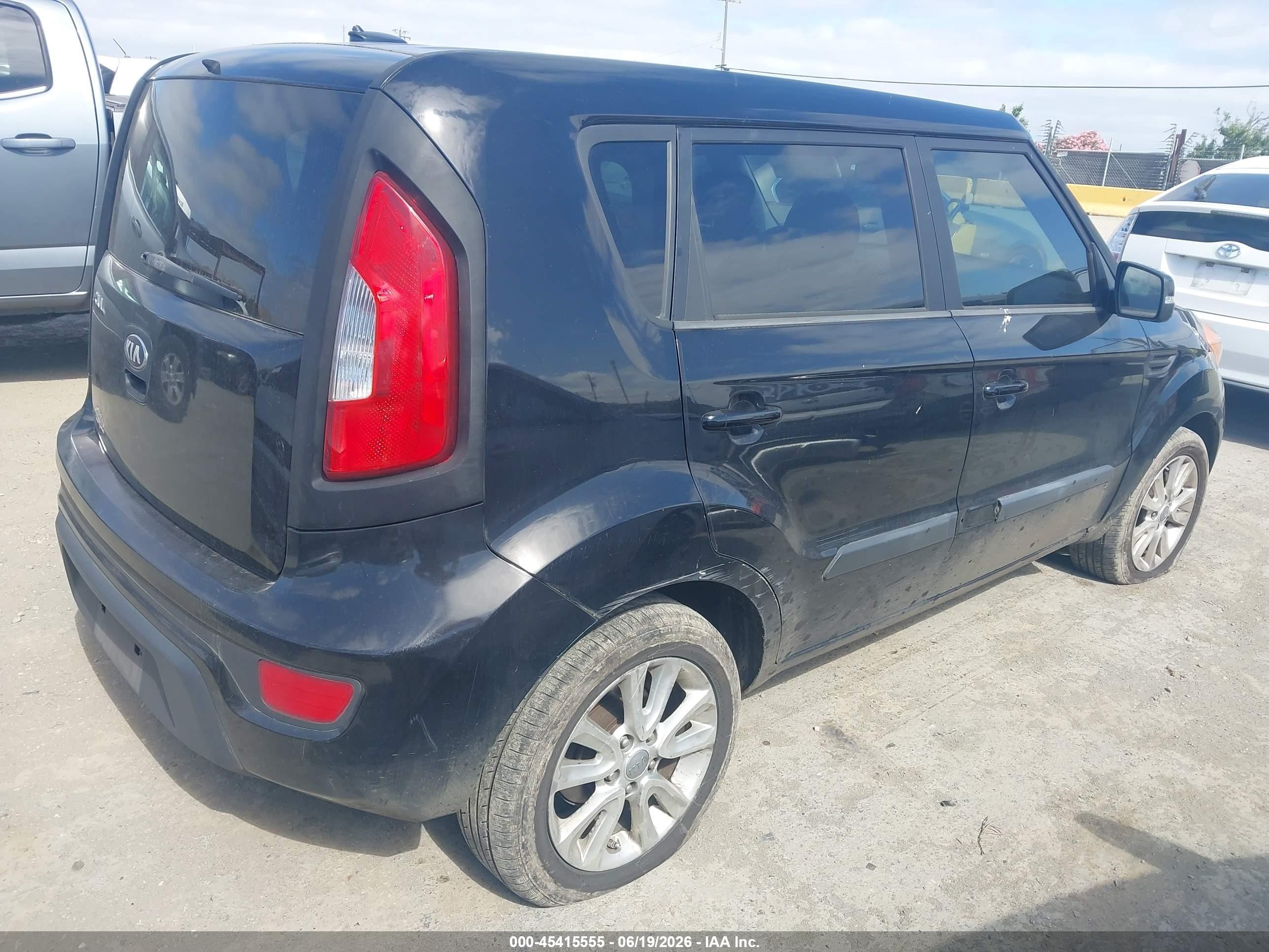 2013 Kia Soul VIN KNDJT2A60D7535482 IAAI salvage auction — Normal Wear, Clear - Dealer Only (California), sold $525 on 2026-07-09 (photo 4)