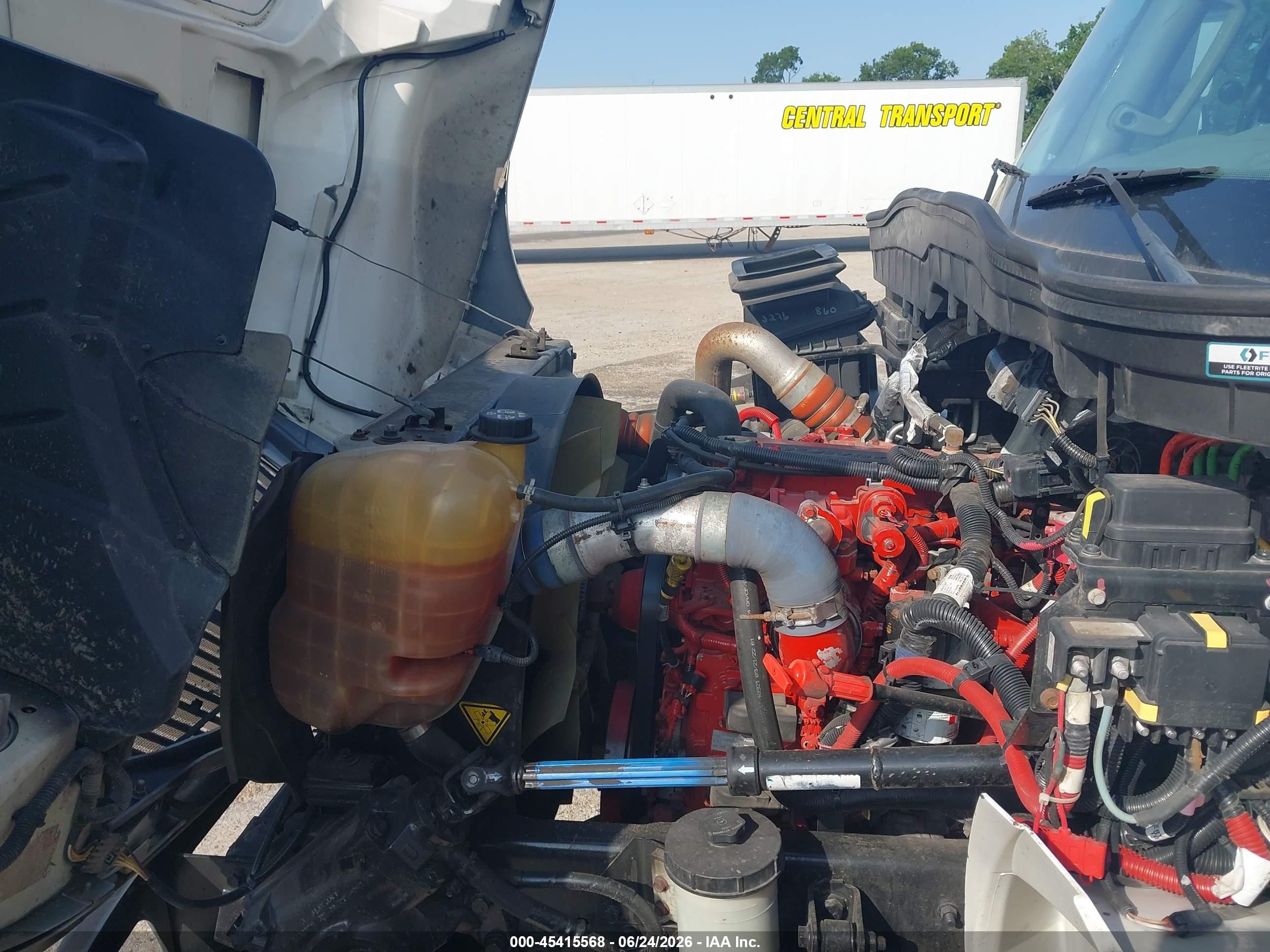 2019 International VIN 1HTMMMML3KH583835 IAAI salvage auction — Rear End, Salvage (Texas), sold $4,300 on 2026-09-09 (photo 9)