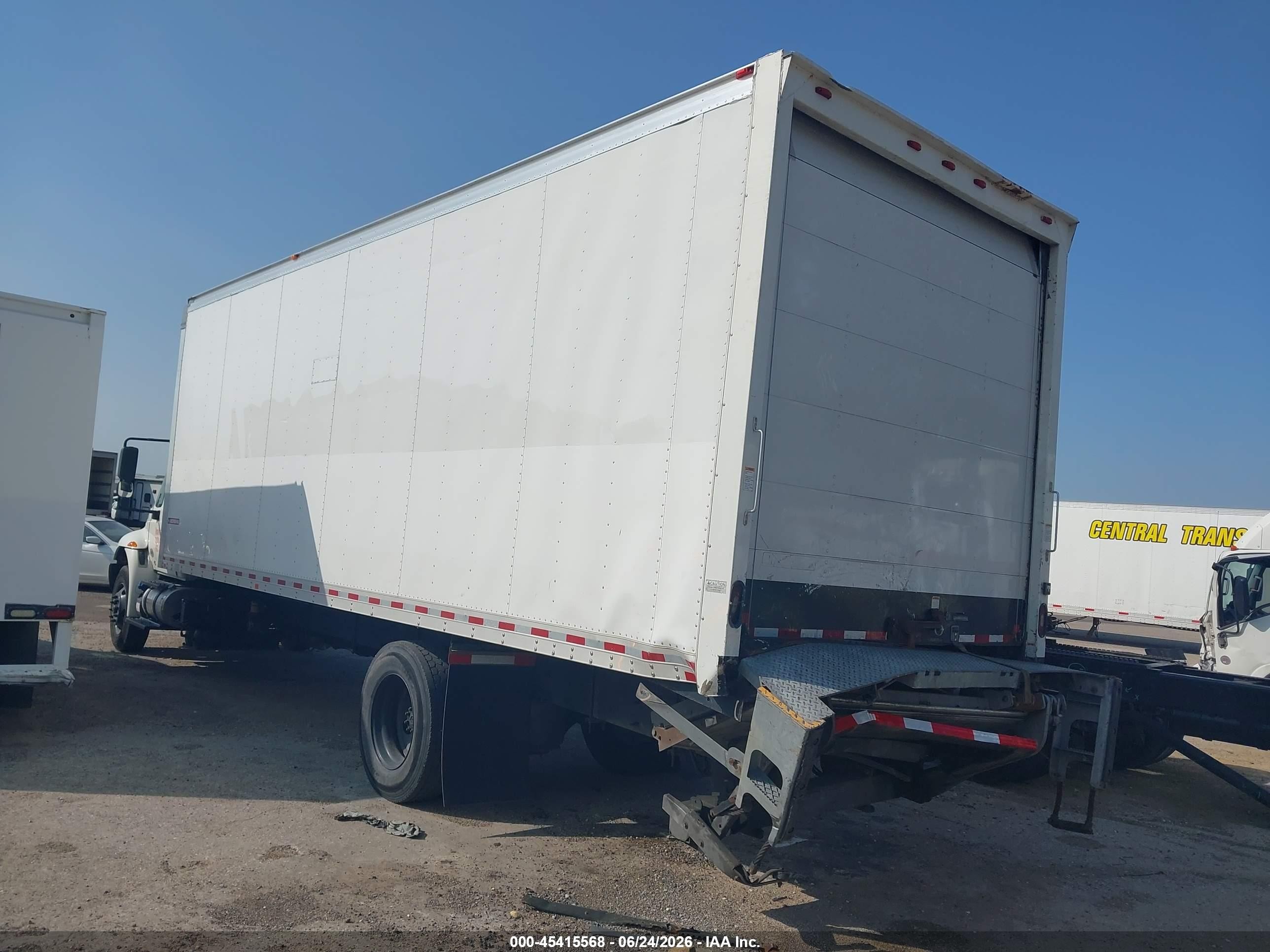 2019 International VIN 1HTMMMML3KH583835 IAAI salvage auction — Rear End, Salvage (Texas), sold $4,300 on 2026-09-09 (photo 3)