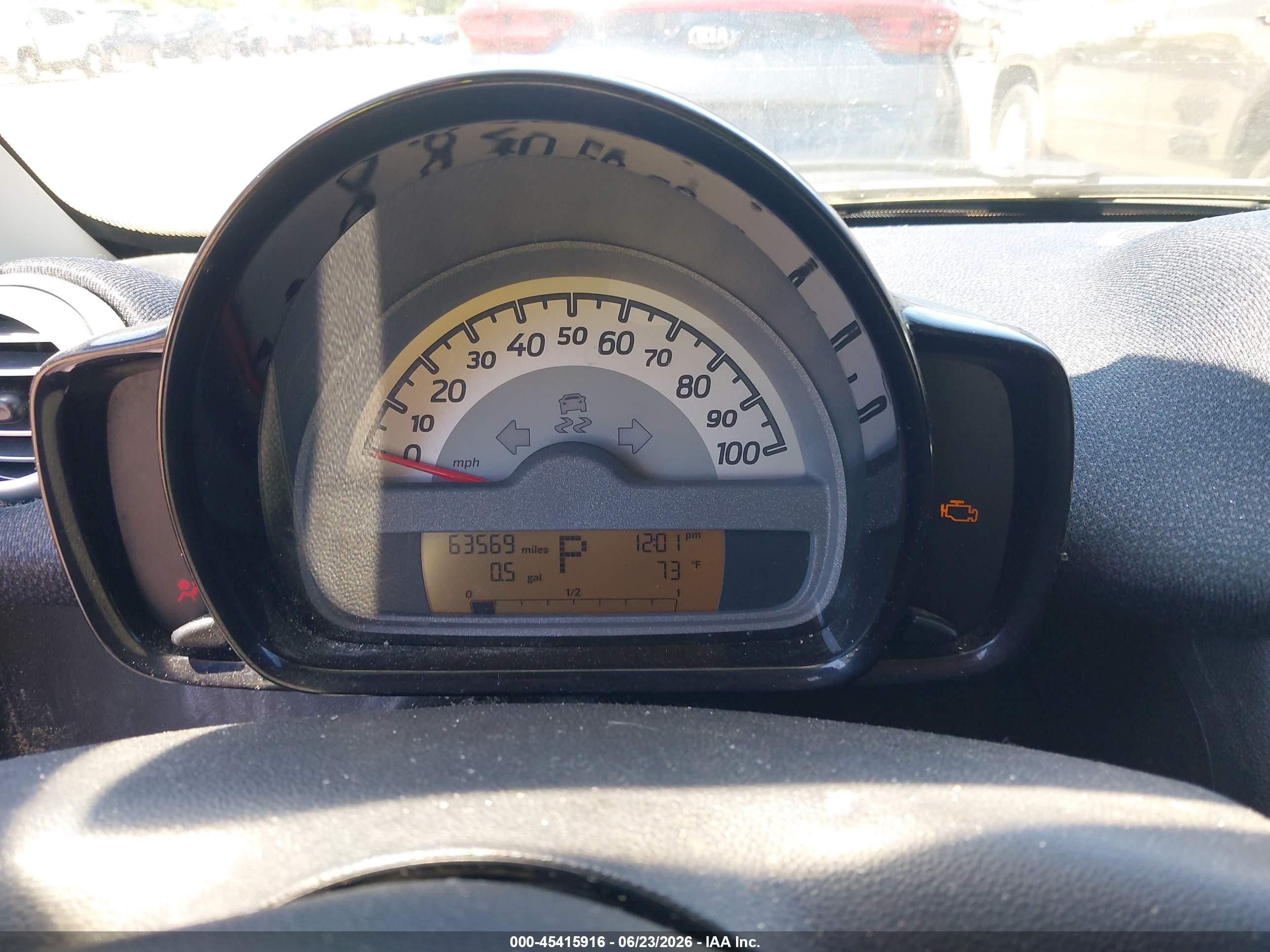 2013 Smart Fortwo VIN WMEEK3BA9DK582702 IAAI salvage auction — Side, Salvage (Ohio), sold $1,300 on 2026-09-23 (photo 7)