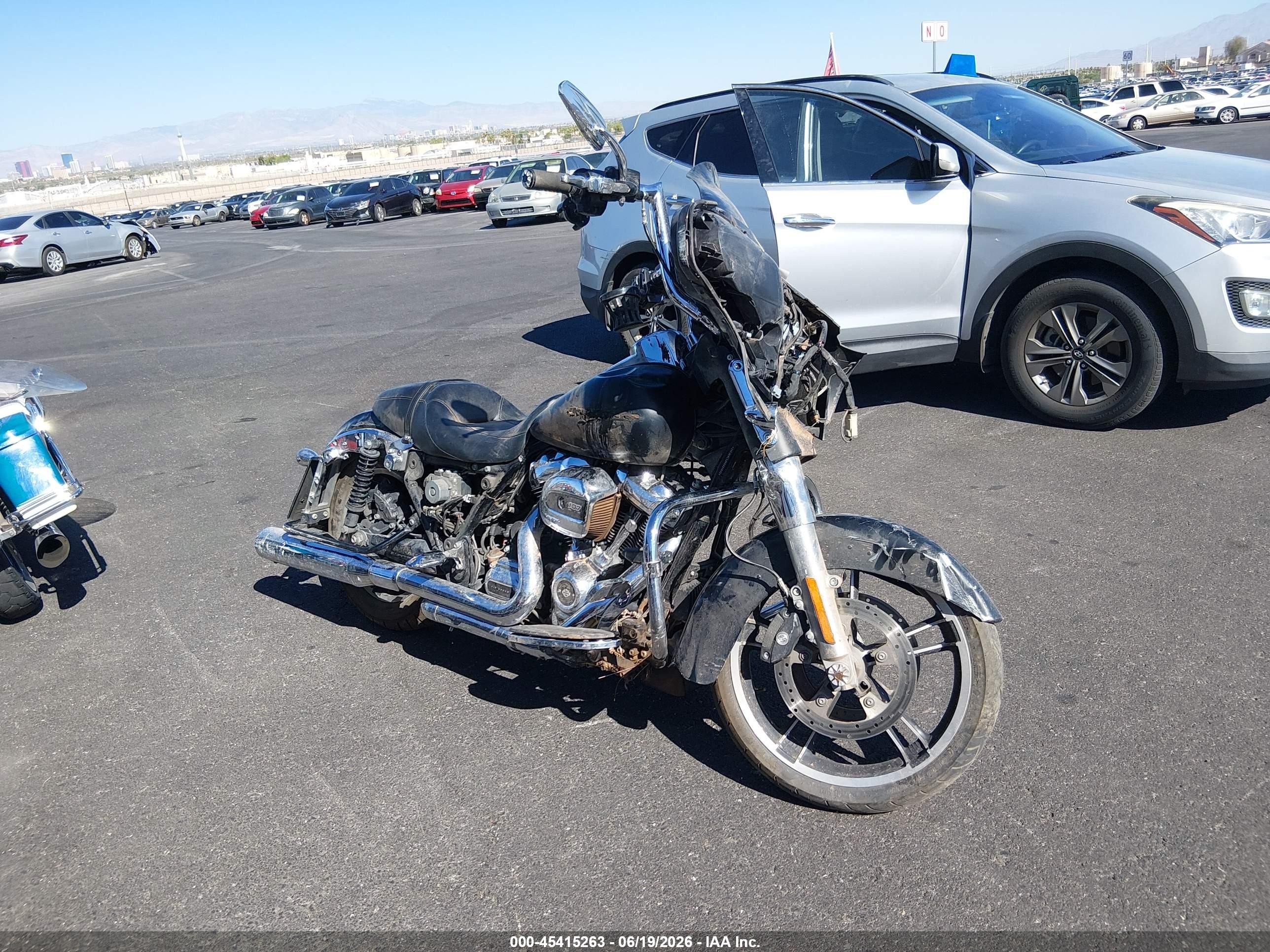 2017 Harley-davidson Street glide VIN 1HD1KRC36HB664018 IAAI salvage auction — All Over, Salvage (Utah), sold $2,850 on 2026-09-30 (photo 1)