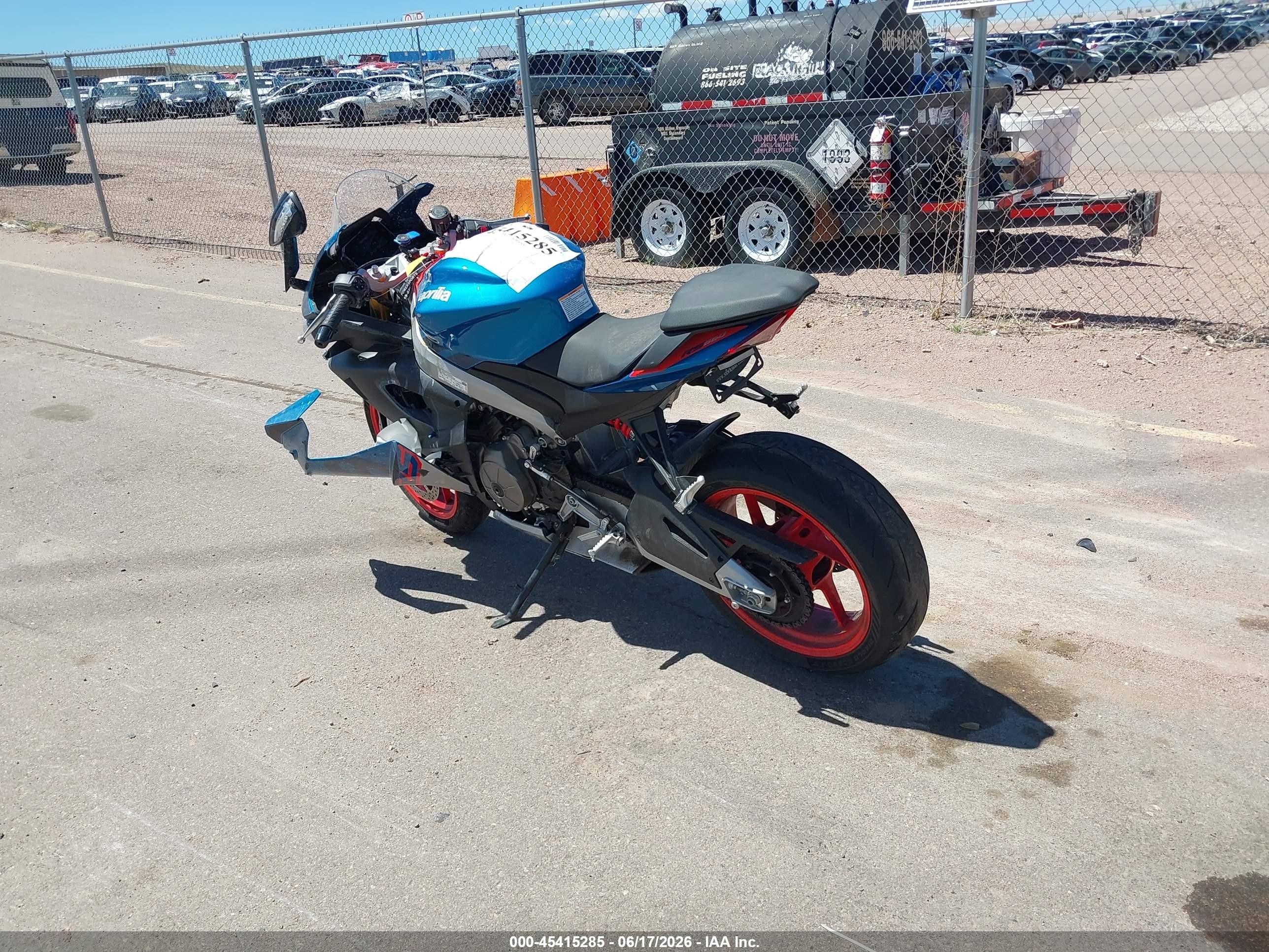 2026 Aprilia Rs VIN ZD4XGUA00TS000741 IAAI salvage auction — Side, Salvage (Colorado), sold $1,800 on 2026-09-08 (photo 3)