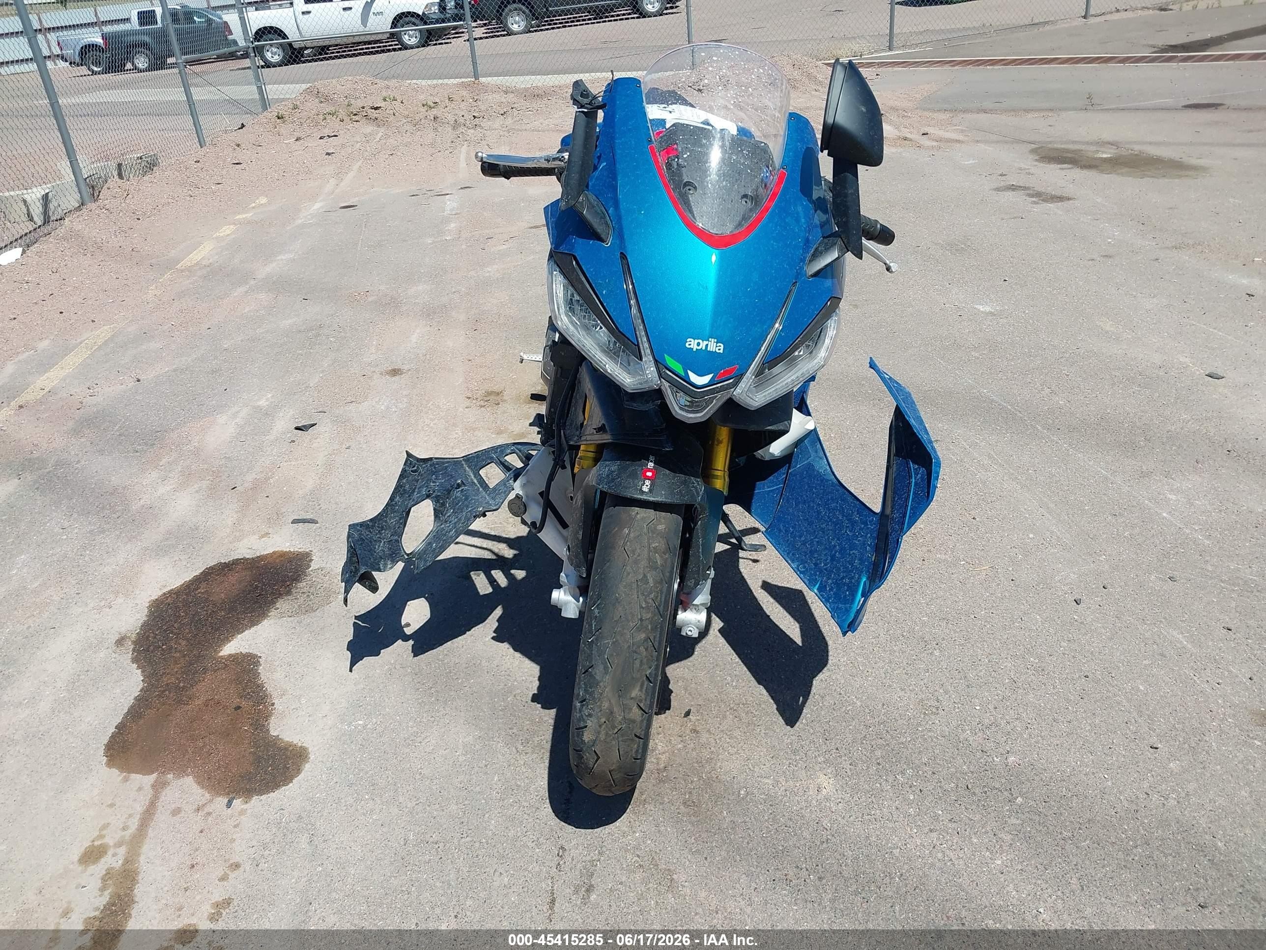 2026 Aprilia Rs VIN ZD4XGUA00TS000741 IAAI salvage auction — Side, Salvage (Colorado), sold $1,800 on 2026-09-08 (photo 5)