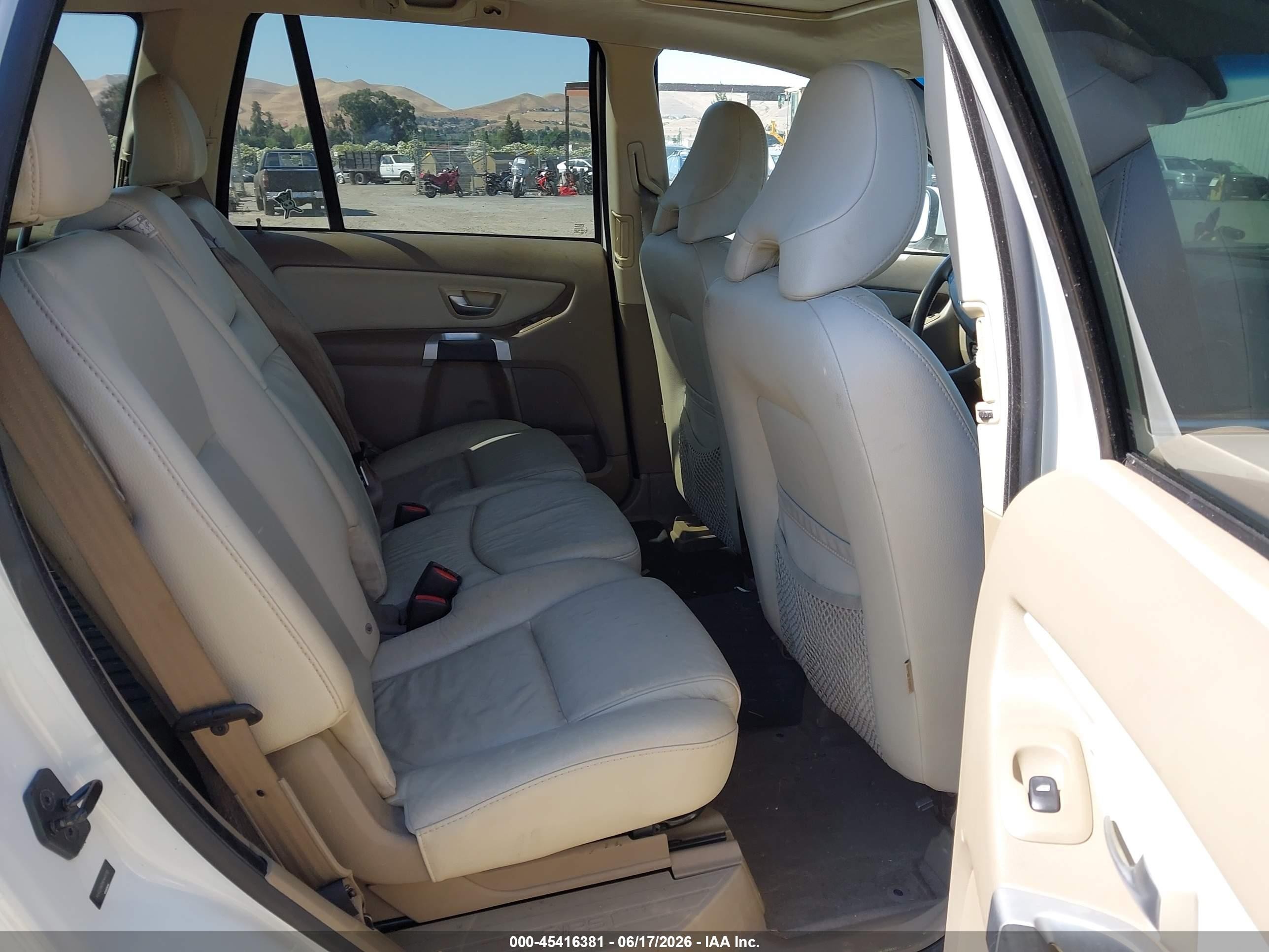 2008 Volvo XC90 VIN YV4CZ982981445112 IAAI salvage auction — Normal Wear, Clear - Dealer Only (California), sold $425 on 2026-07-02 (photo 8)