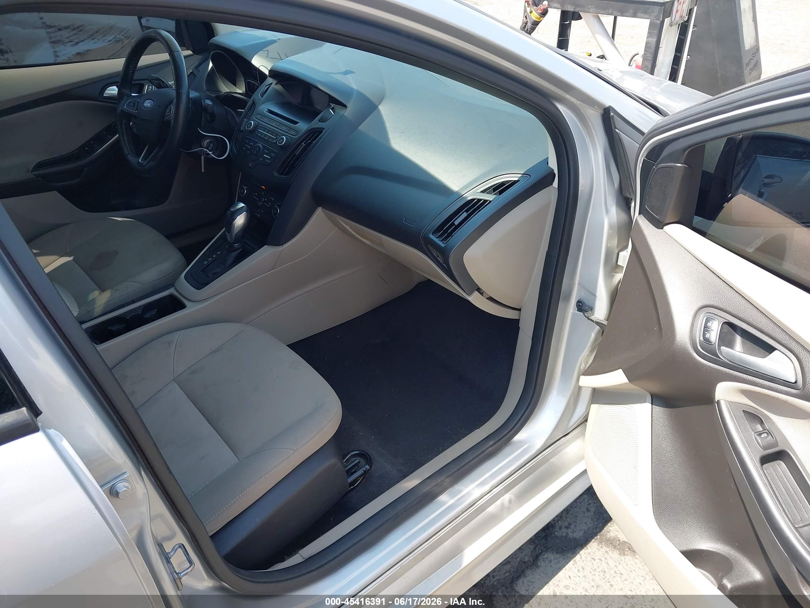 2016 Ford Focus VIN 1FADP3F20GL246746 IAAI salvage auction — Normal Wear, Duplicate Paperwork (California), sold $425 on 2026-07-09 (photo 5)