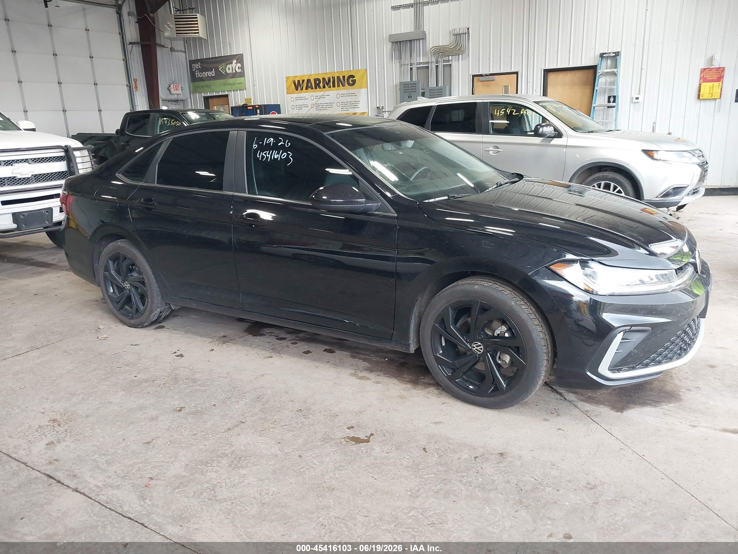 2025 Volkswagen Jetta VIN 3VW7X7BU0SM008700 — IAAI salvage auction photo