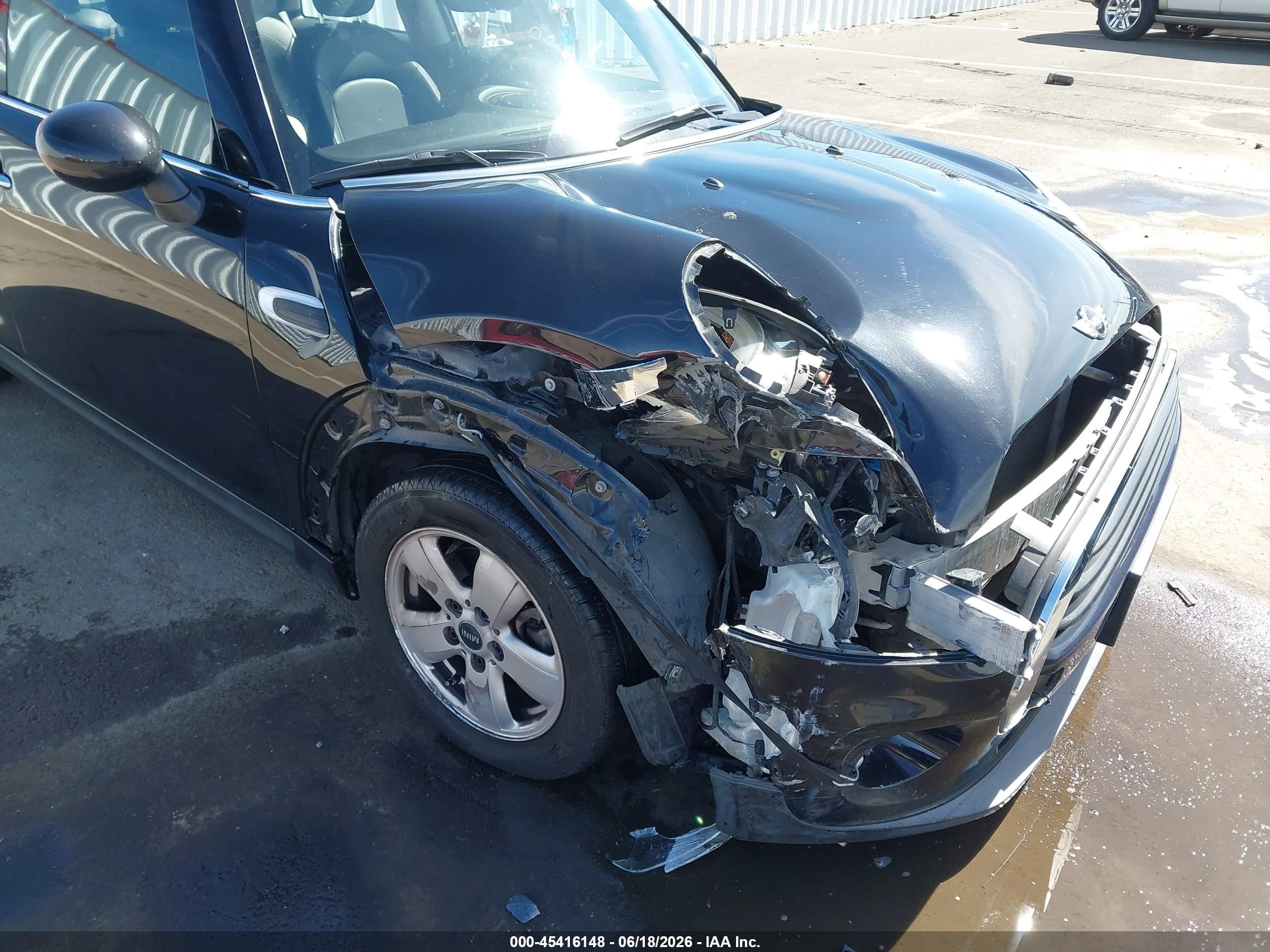2017 Mini Cooper VIN WMWXP5C38H2D16873 IAAI salvage auction — Unknown, Salvage (Oregon), sold $925 on 2026-09-11 (photo 6)