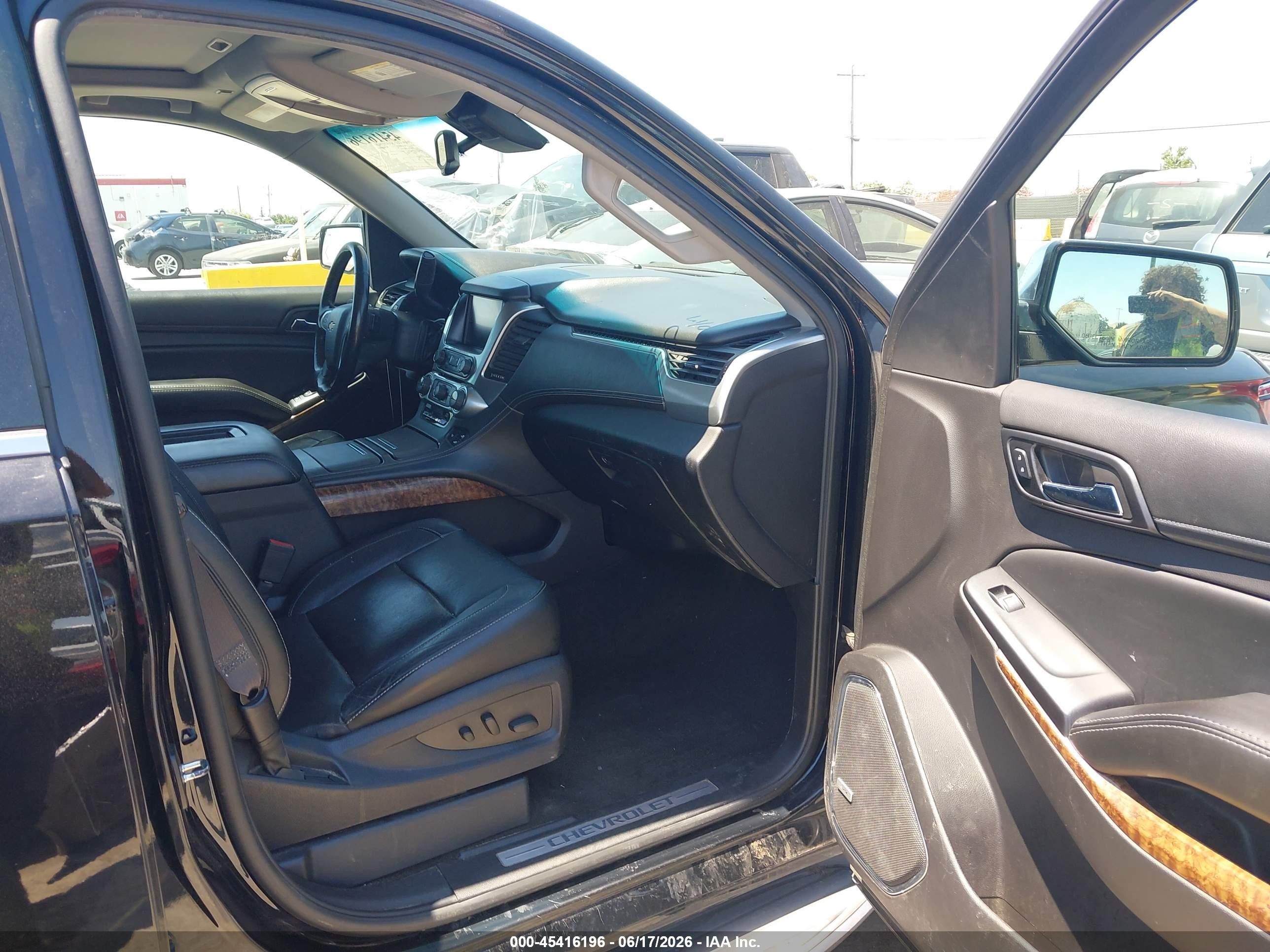 2016 Chevrolet Suburban VIN 1GNSKJKC9GR242489 IAAI salvage auction — Normal Wear, Clear - Dealer Only (California), sold $2,850 on 2026-07-09 (photo 5)