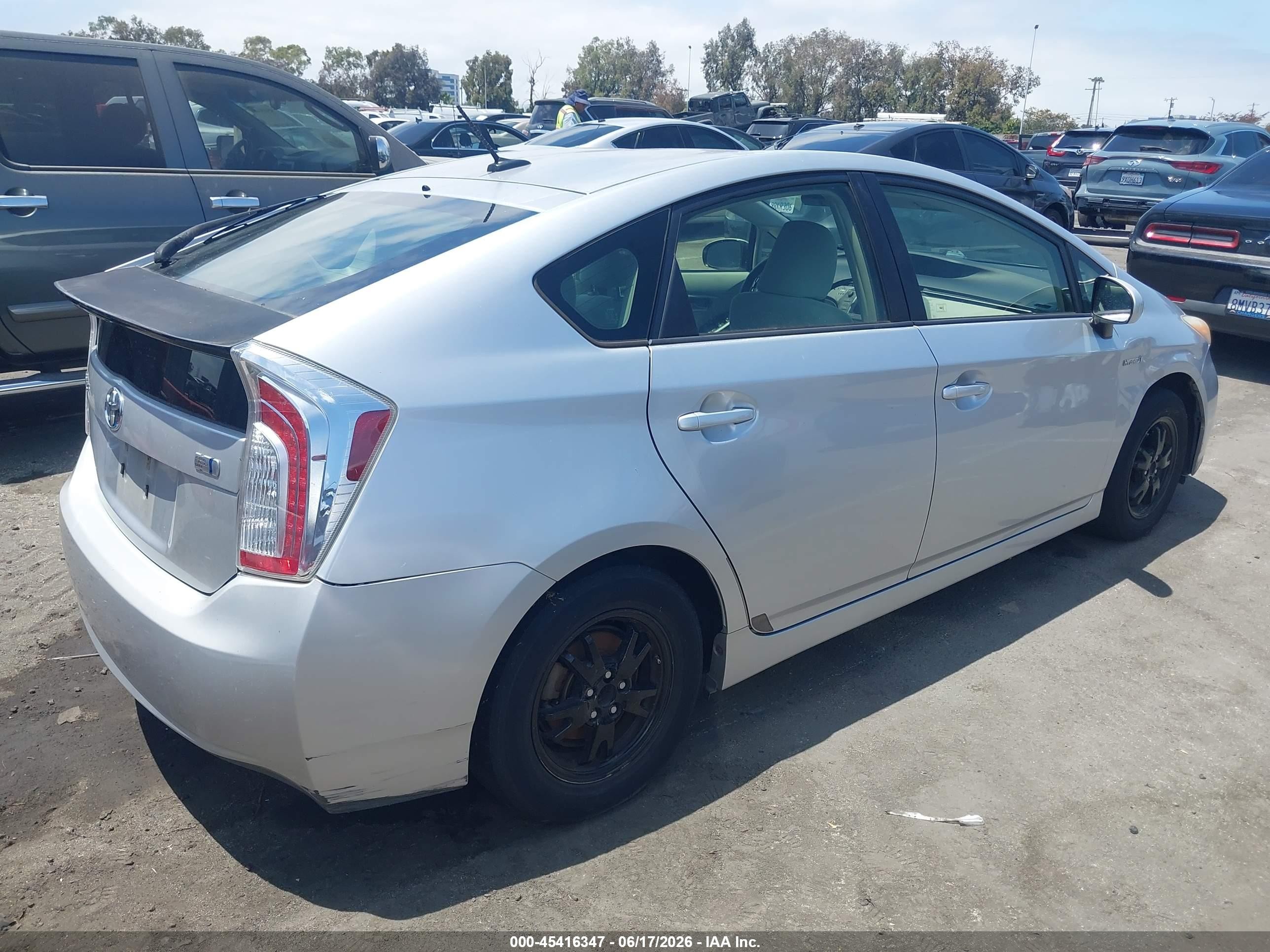 2012 Toyota Prius VIN JTDKN3DU6C5415372 IAAI salvage auction — Normal Wear, Duplicate Paperwork (California), sold $1,050 on 2026-07-02 (photo 4)