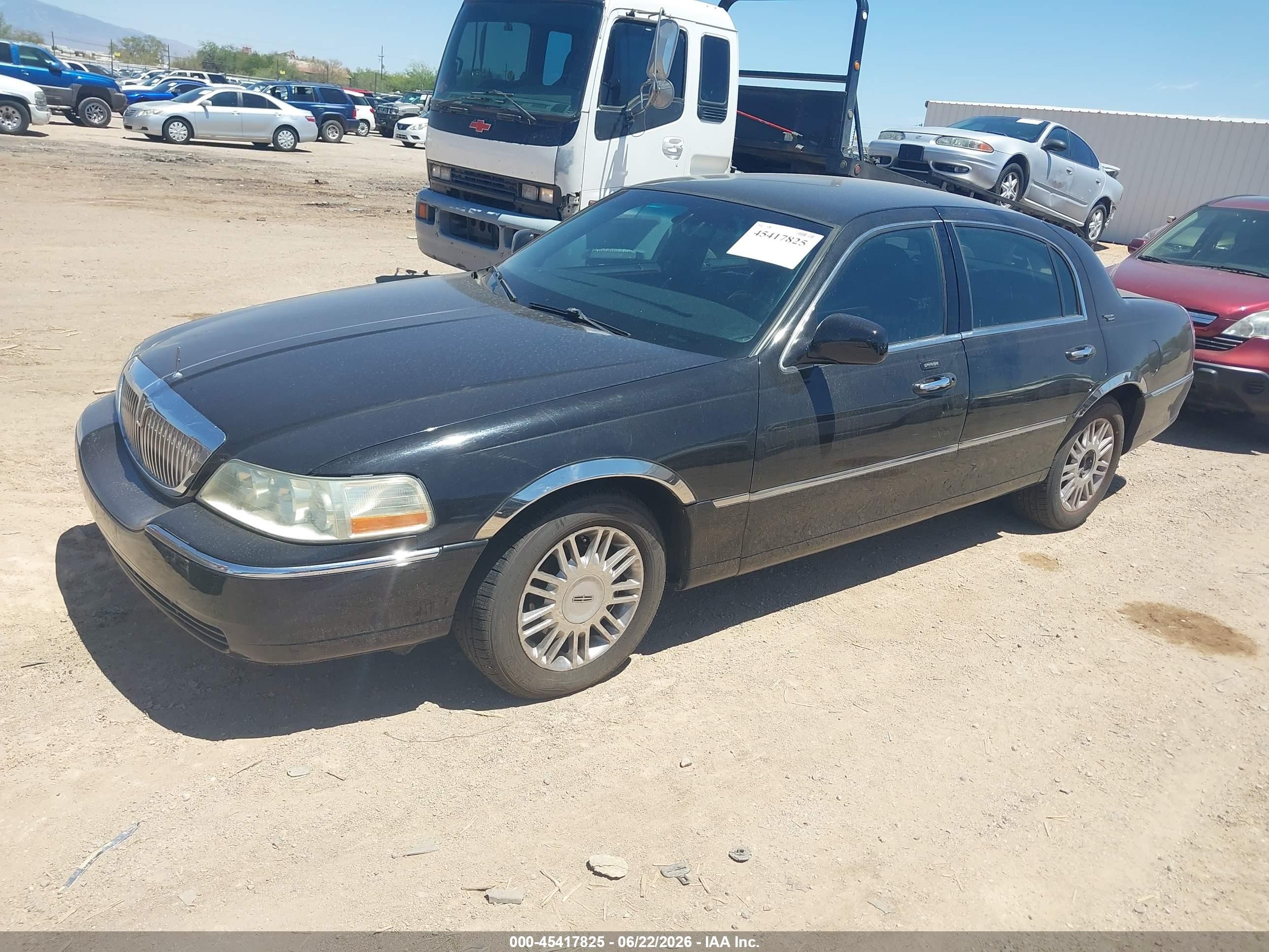 2009 Lincoln Town Car VIN 2LNHM82V29X623600 IAAI salvage auction — Normal Wear, Clear-Dealer Only (Arizona), sold $425 on 2026-07-09 (photo 2)