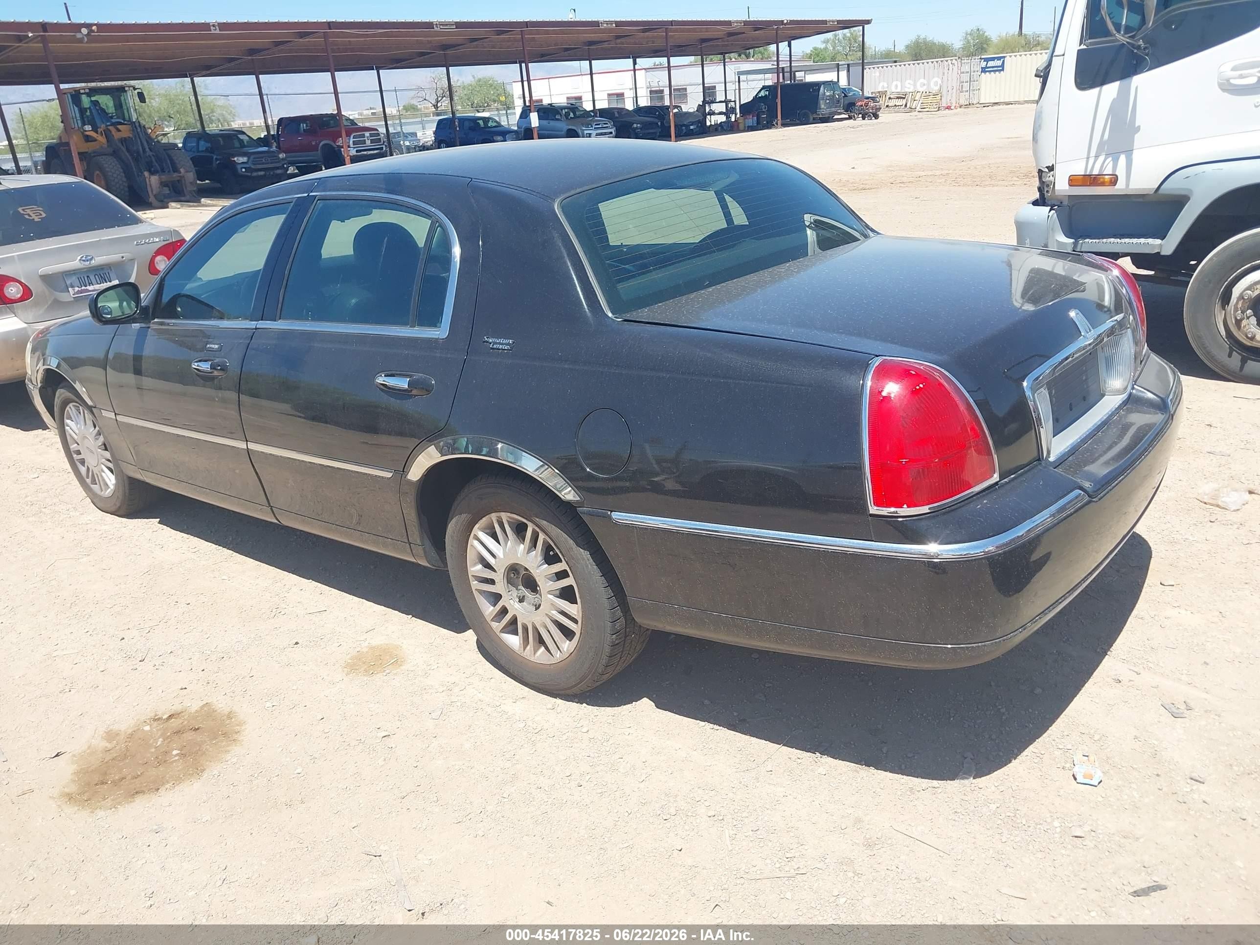 2009 Lincoln Town Car VIN 2LNHM82V29X623600 IAAI salvage auction — Normal Wear, Clear-Dealer Only (Arizona), sold $425 on 2026-07-09 (photo 3)