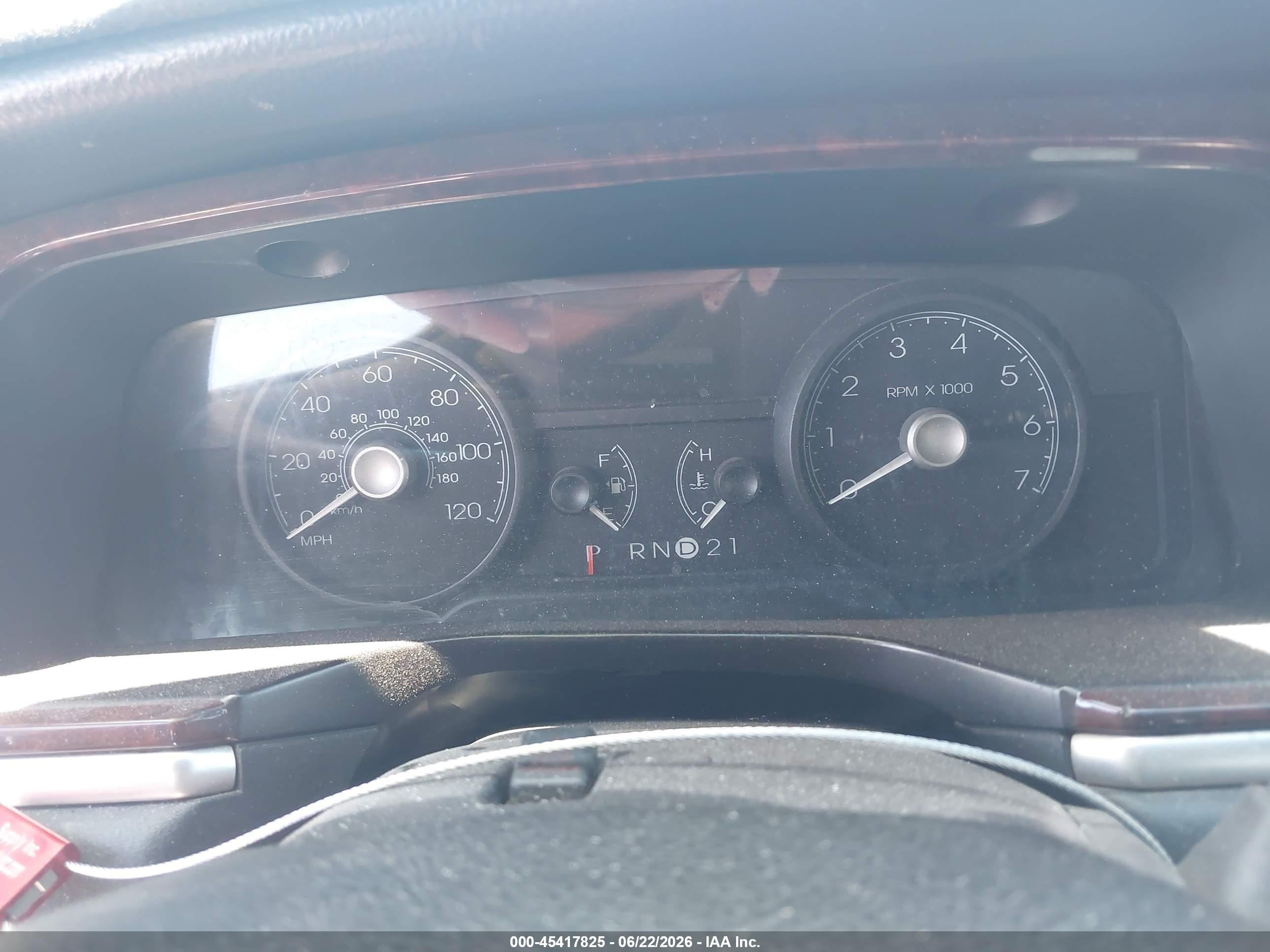 2009 Lincoln Town Car VIN 2LNHM82V29X623600 IAAI salvage auction — Normal Wear, Clear-Dealer Only (Arizona), sold $425 on 2026-07-09 (photo 7)