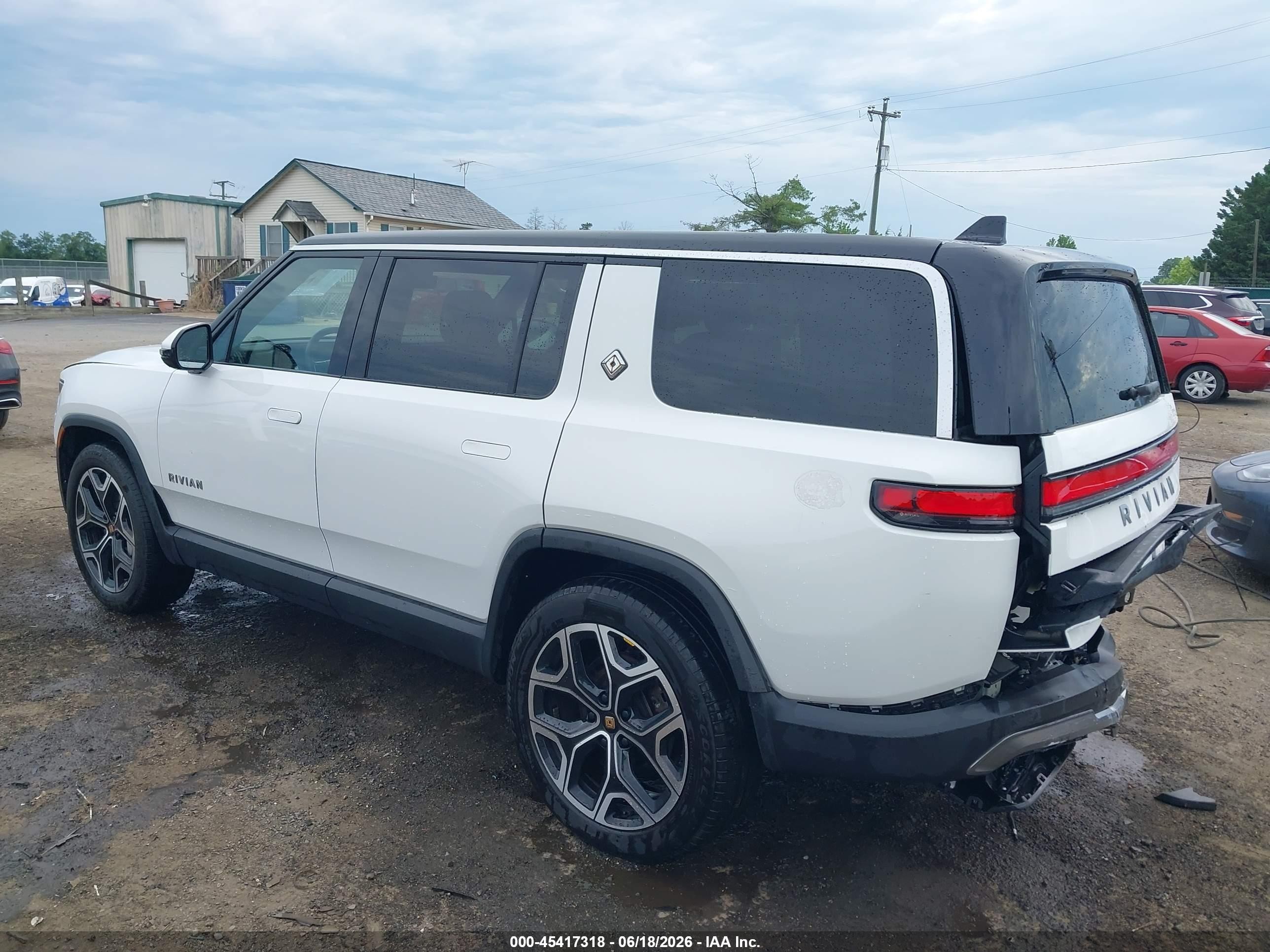 2025 Rivian R1s VIN 7PDSGBBA6SN047196 IAAI salvage auction — Rear End, Salvage (Virginia), sold $23,000 on 2026-08-17 (photo 3)