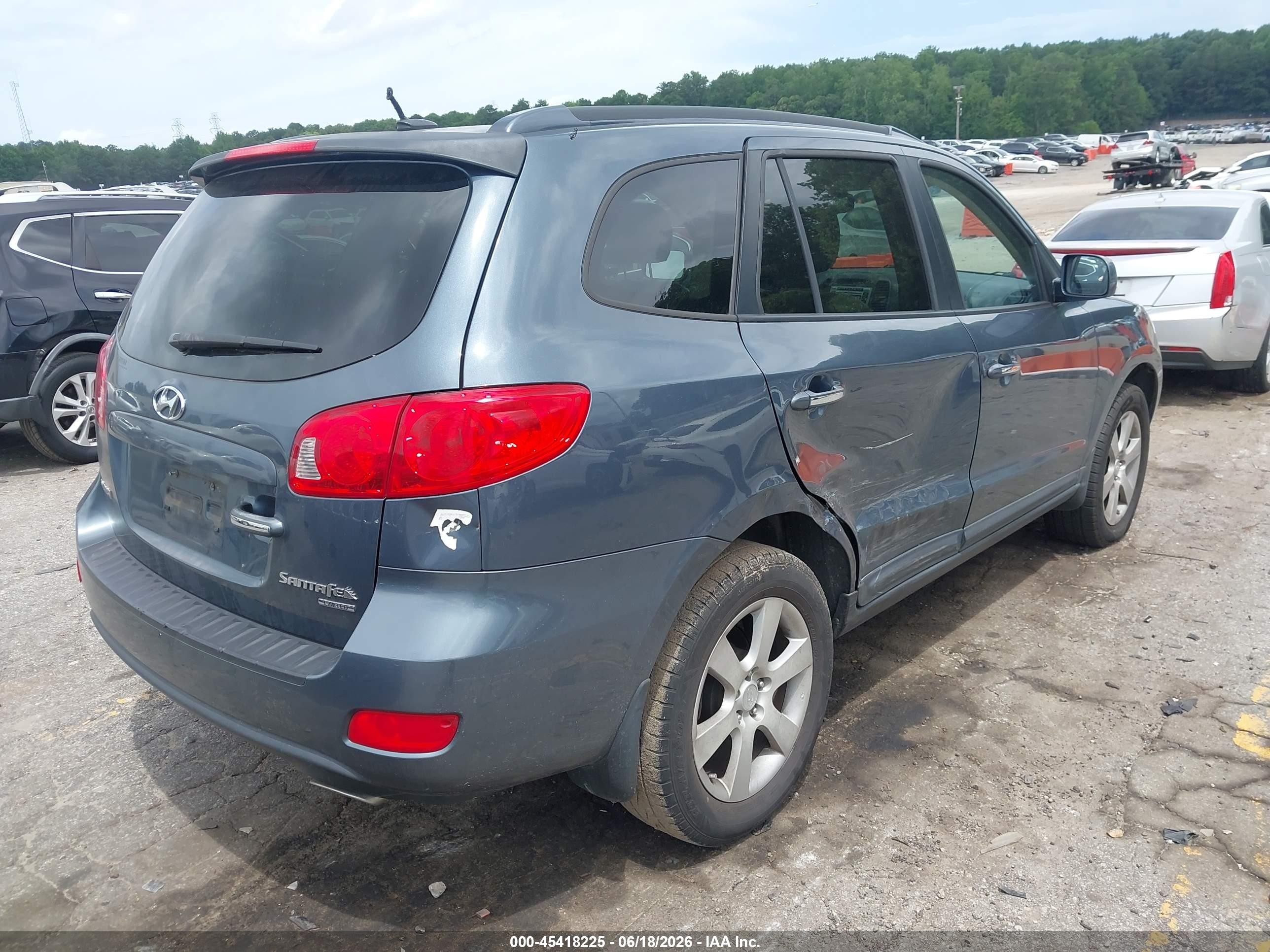 2008 Hyundai Santa Fe VIN 5NMSH13E38H155958 IAAI salvage auction — Side, Salvage (Georgia), sold $1,550 on 2026-07-11 (photo 4)