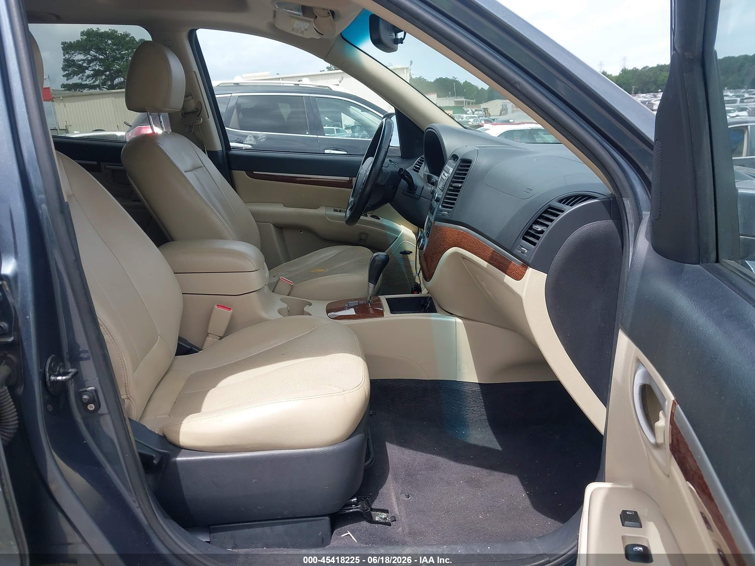 2008 Hyundai Santa Fe VIN 5NMSH13E38H155958 IAAI salvage auction — Side, Salvage (Georgia), sold $1,550 on 2026-07-11 (photo 5)