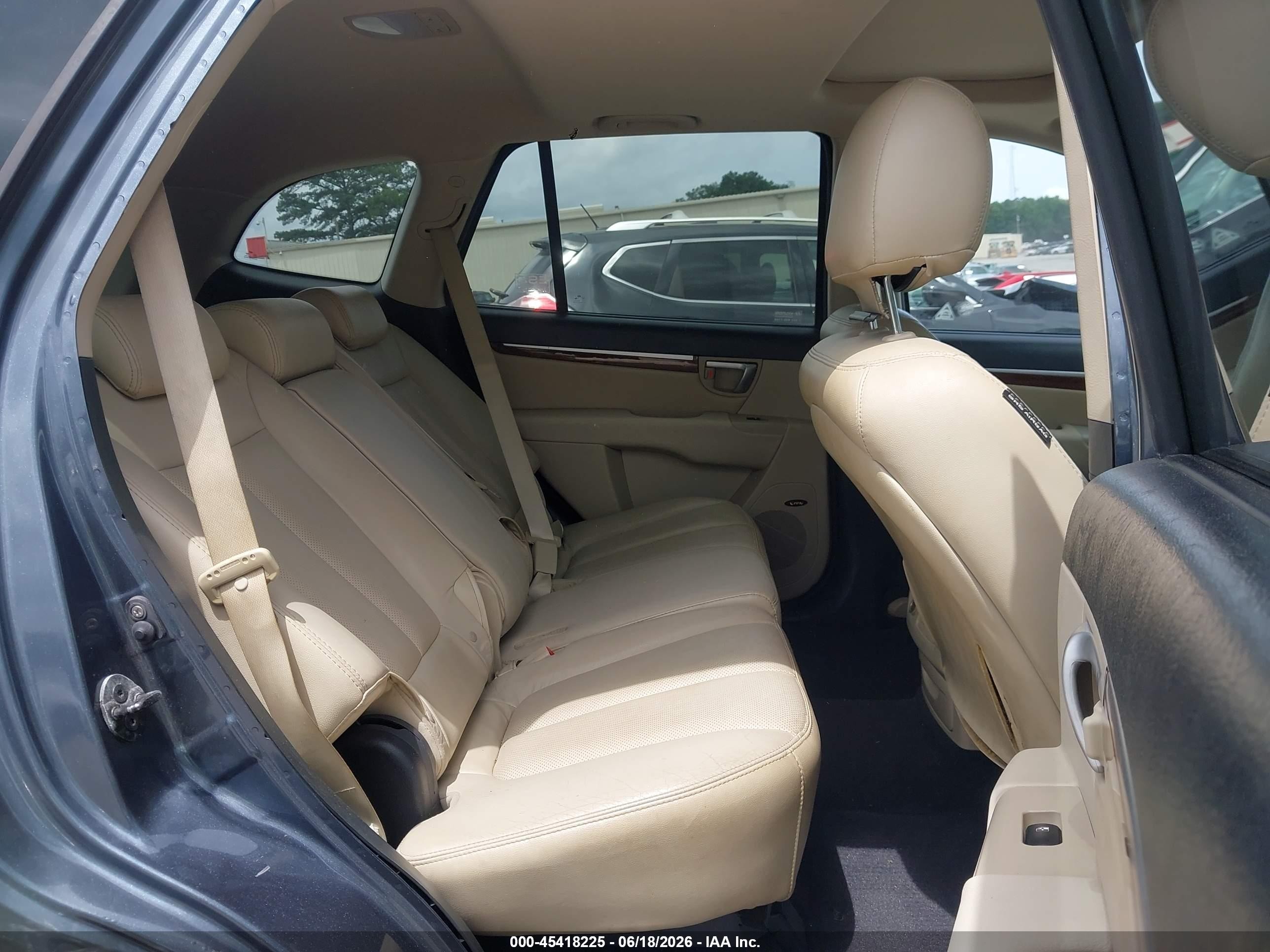 2008 Hyundai Santa Fe VIN 5NMSH13E38H155958 IAAI salvage auction — Side, Salvage (Georgia), sold $1,550 on 2026-07-11 (photo 8)