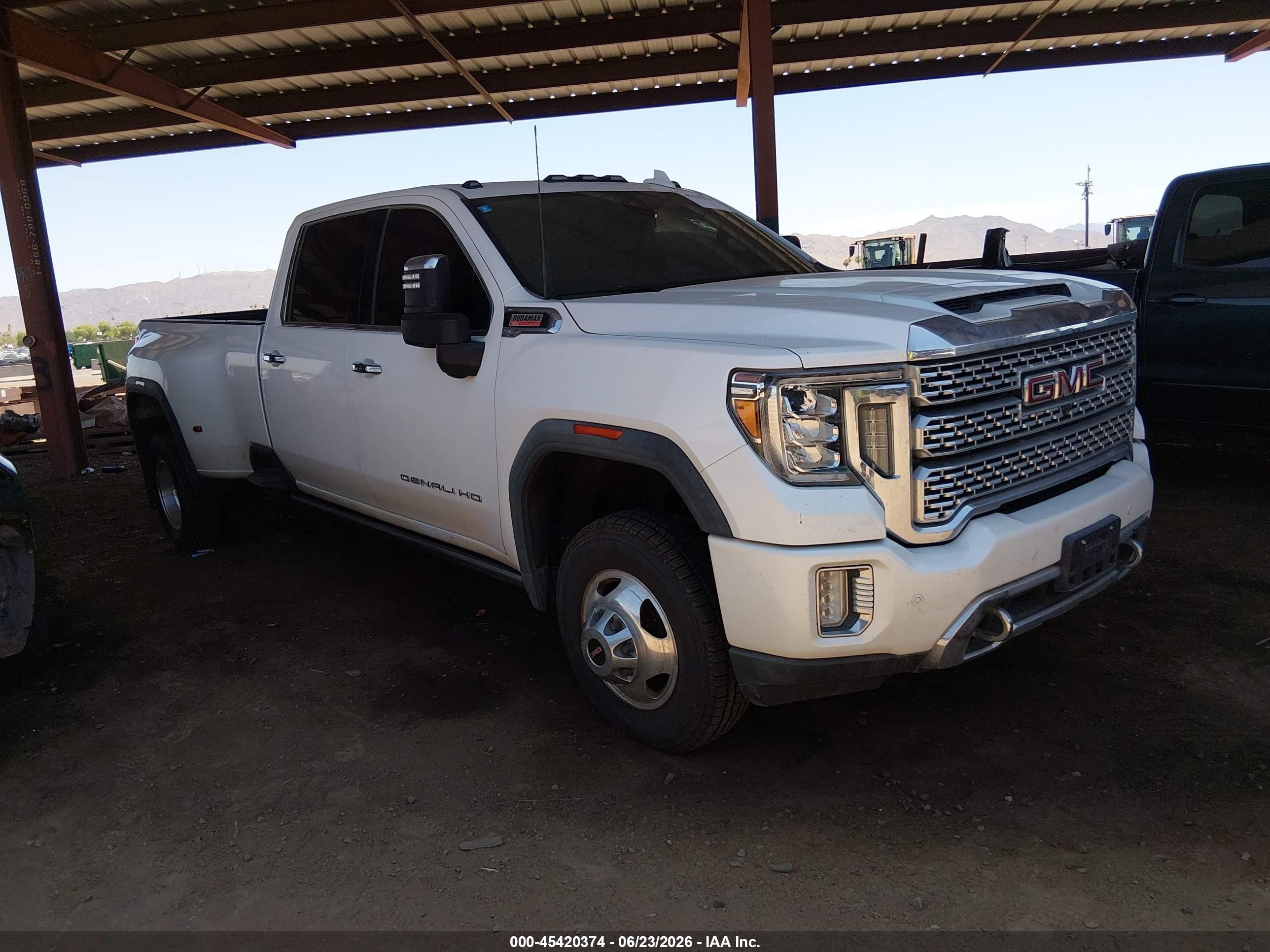 2022 Gmc VIN 1GT49WEYXNF107876 IAAI salvage auction — Burn Interior, Rebuildable (Florida), sold $17,450 on 2026-08-11 (photo 1)
