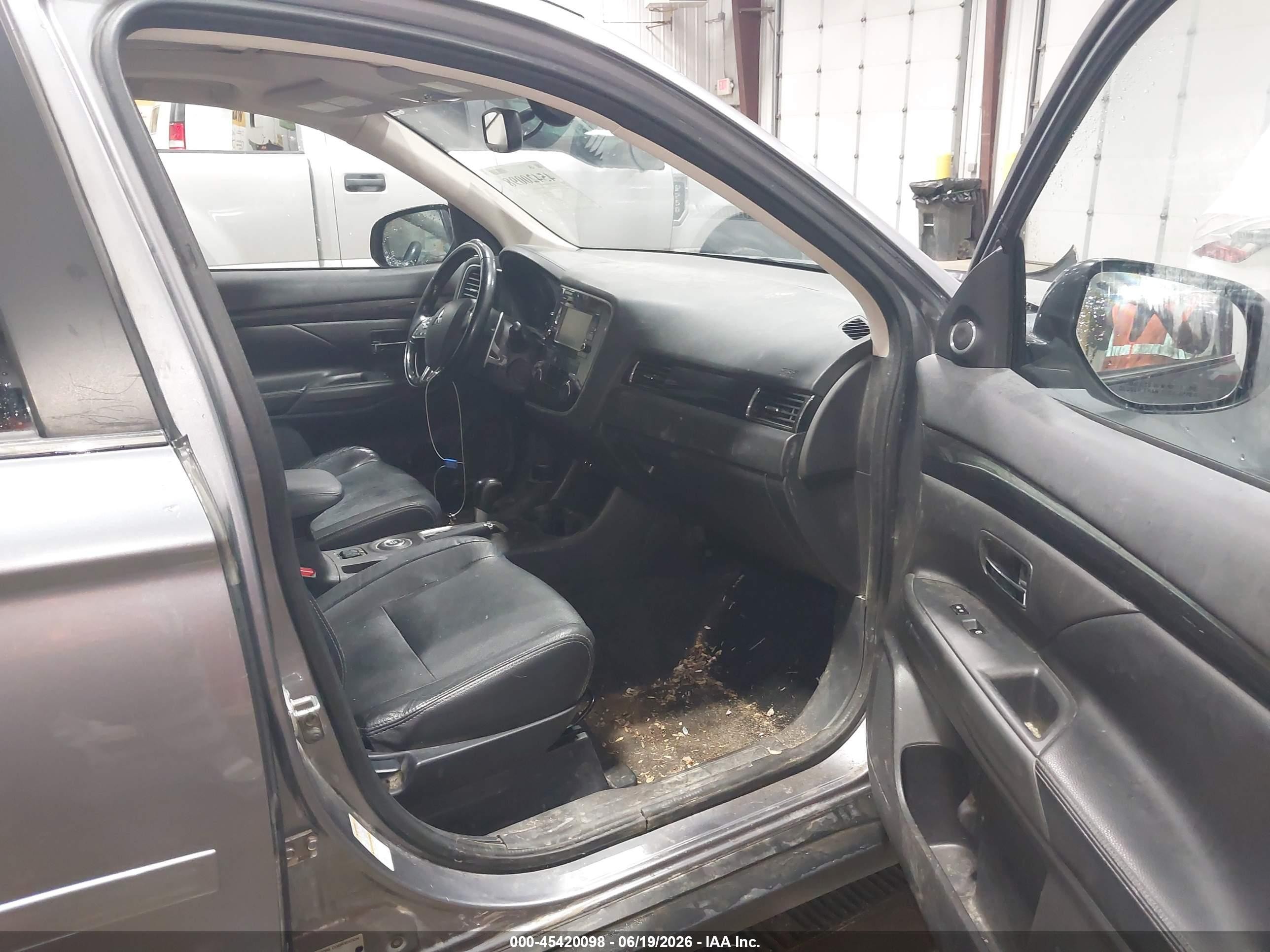 2016 Mitsubishi Outlander VIN JA4JZ4AX1GZ013126 IAAI salvage auction — Front End, Salvage (North Dakota), sold $1,325 on 2026-09-25 (photo 5)