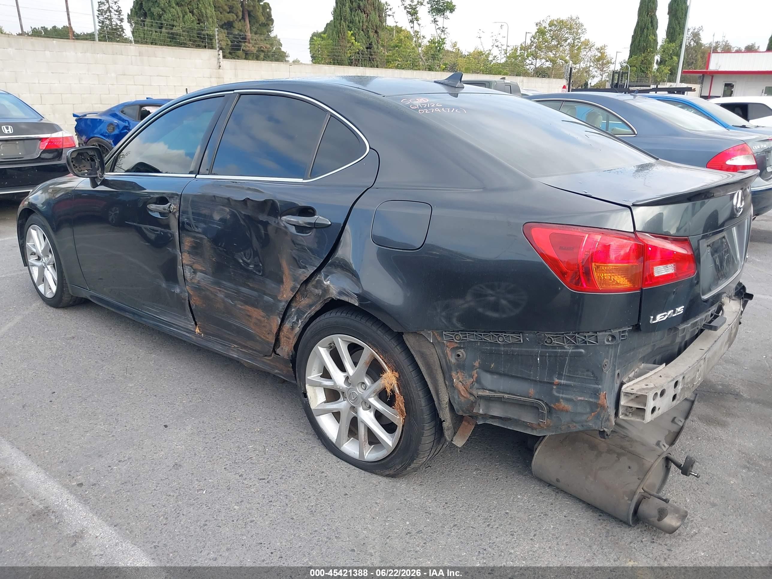2007 Lexus IS 250 VIN JTHBK262475030279 IAAI salvage auction — Side, Salvage (California), sold $350 on 2026-07-09 (photo 3)