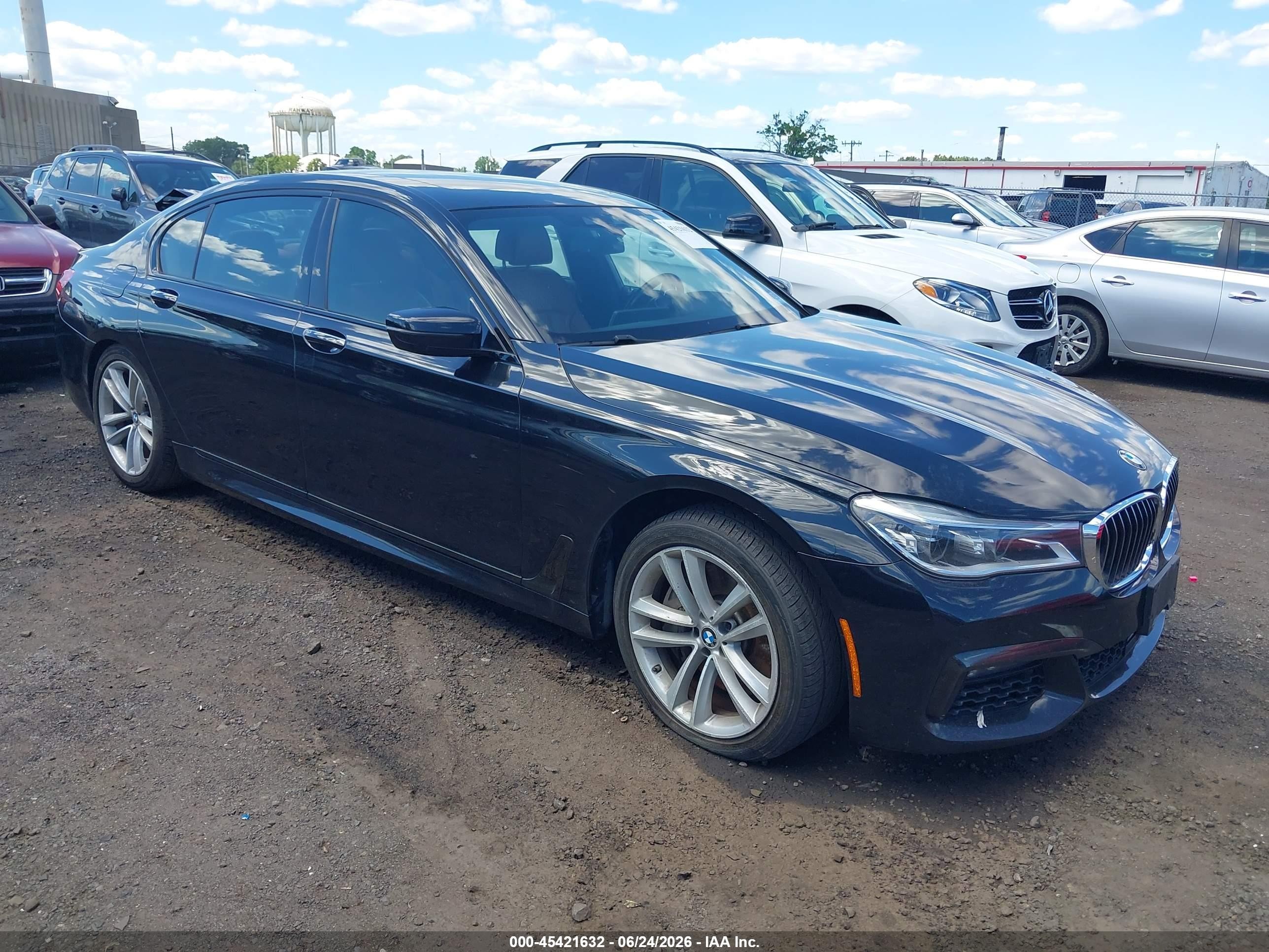 2019 BMW 7 Series VIN WBA7F2C53KB240244 — IAAI salvage auction photo