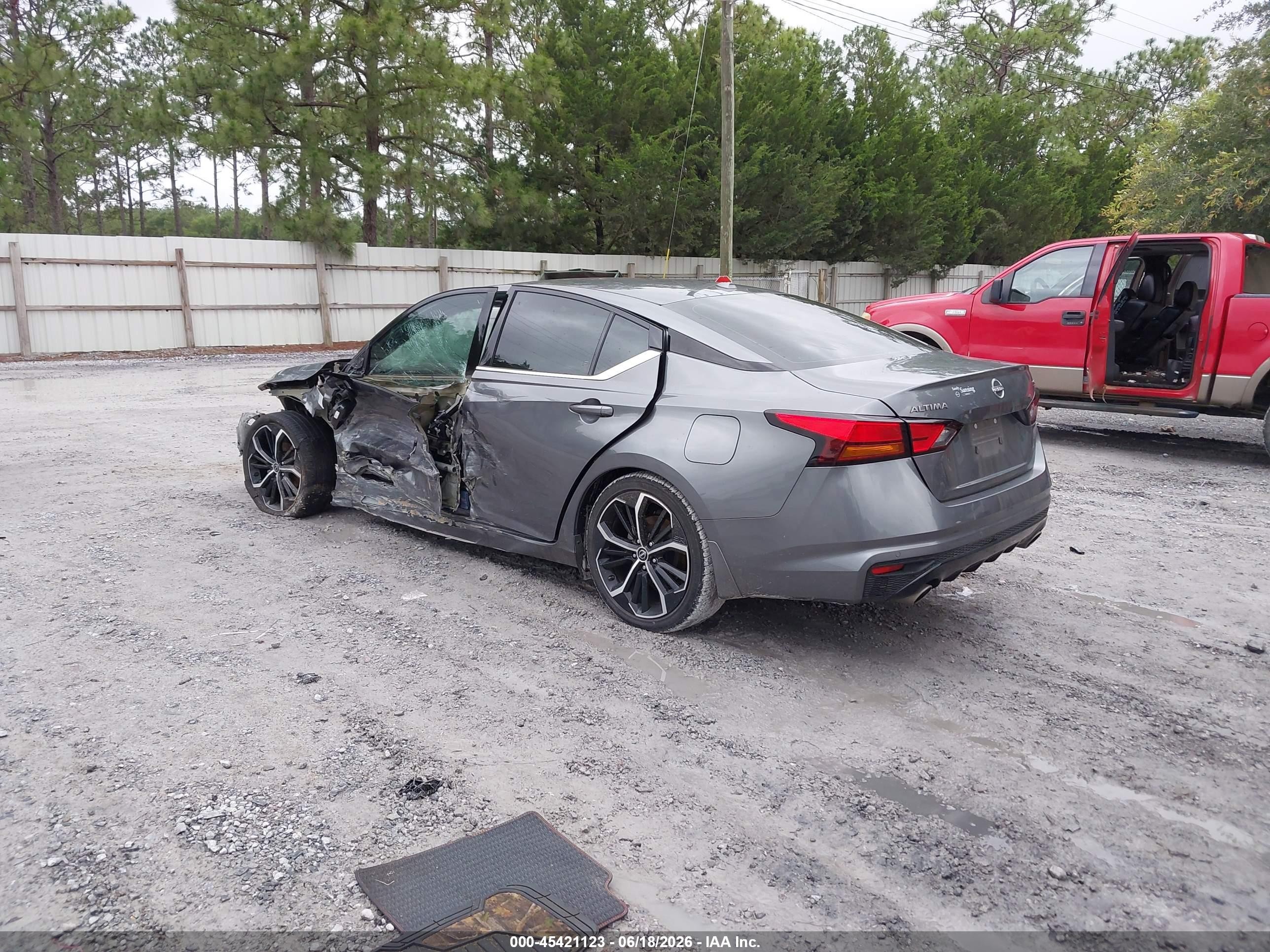 2024 Nissan Altima VIN 1N4BL4CV2RN335944 IAAI salvage auction — Side, Rebuildable (Florida), sold $3,500 on 2026-07-12 (photo 3)