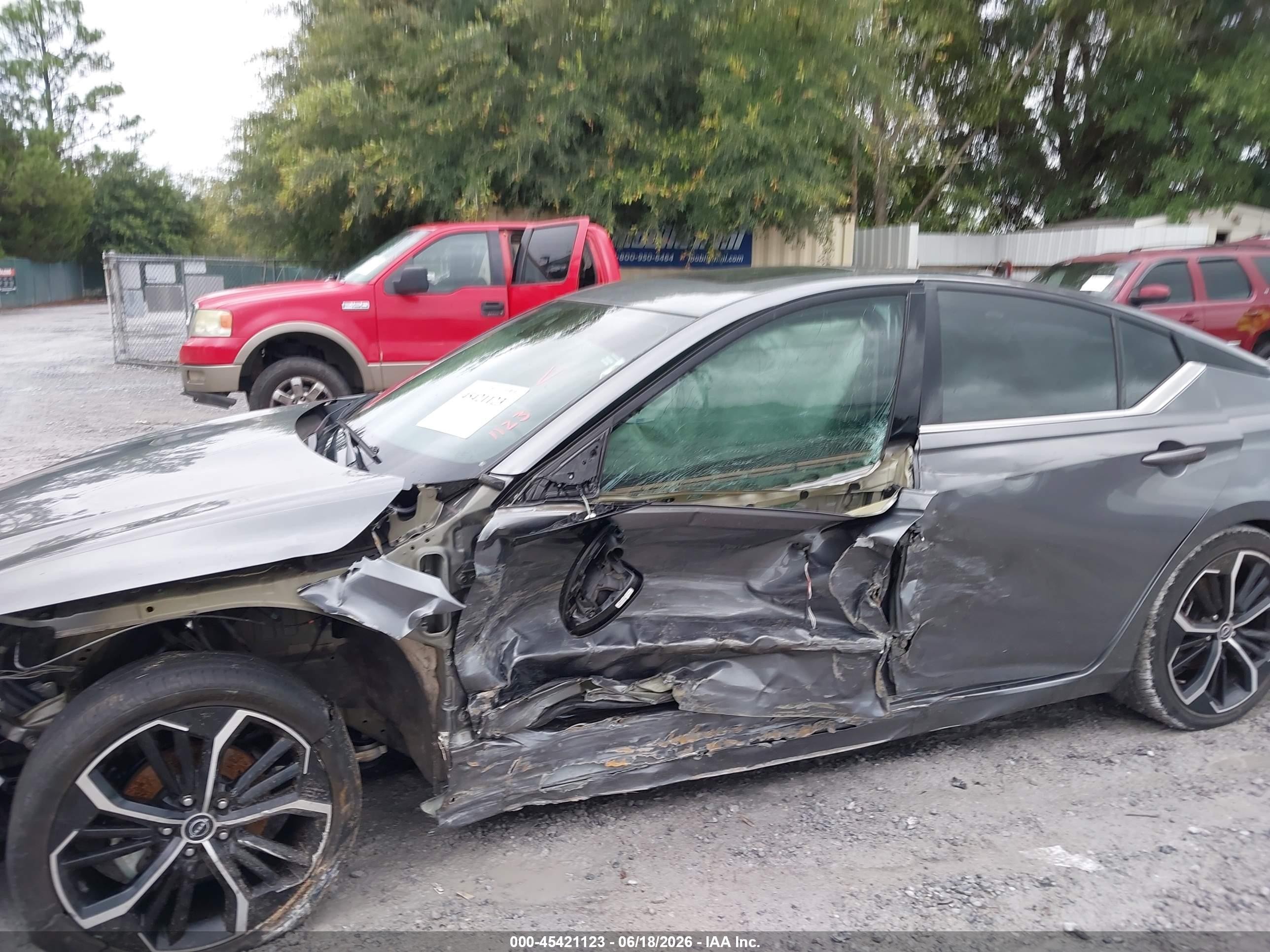 2024 Nissan Altima VIN 1N4BL4CV2RN335944 IAAI salvage auction — Side, Rebuildable (Florida), sold $3,500 on 2026-07-12 (photo 6)