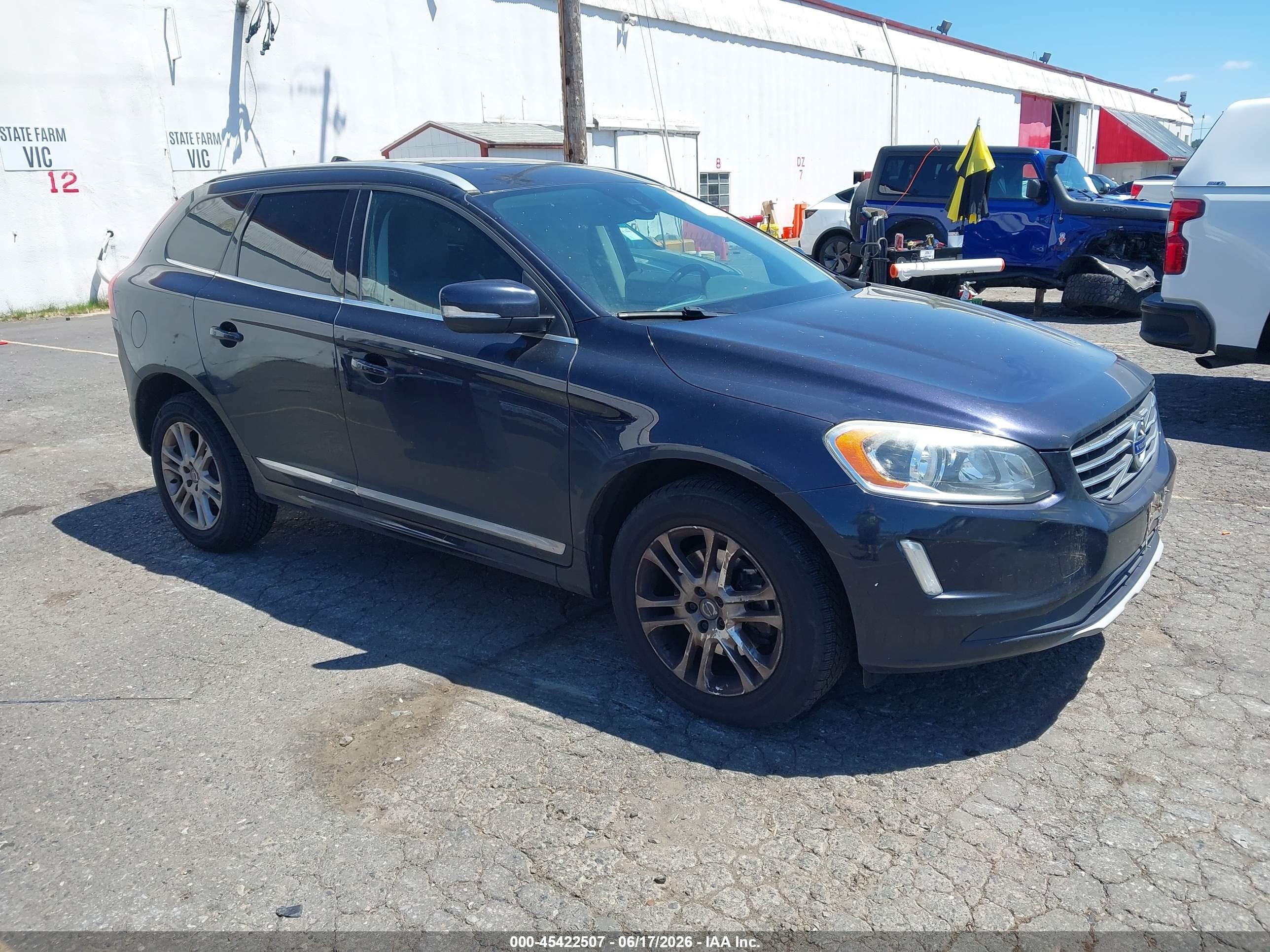 2016 Volvo XC60 VIN YV440MDK8G2837921 IAAI salvage auction — Normal Wear, Clear-Dealer Only (Oregon), sold $975 on 2026-07-09 (photo 1)