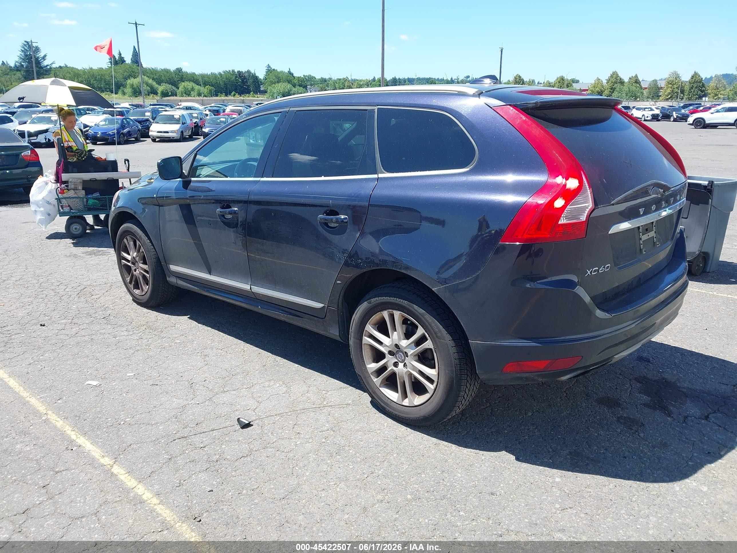 2016 Volvo XC60 VIN YV440MDK8G2837921 IAAI salvage auction — Normal Wear, Clear-Dealer Only (Oregon), sold $975 on 2026-07-09 (photo 3)