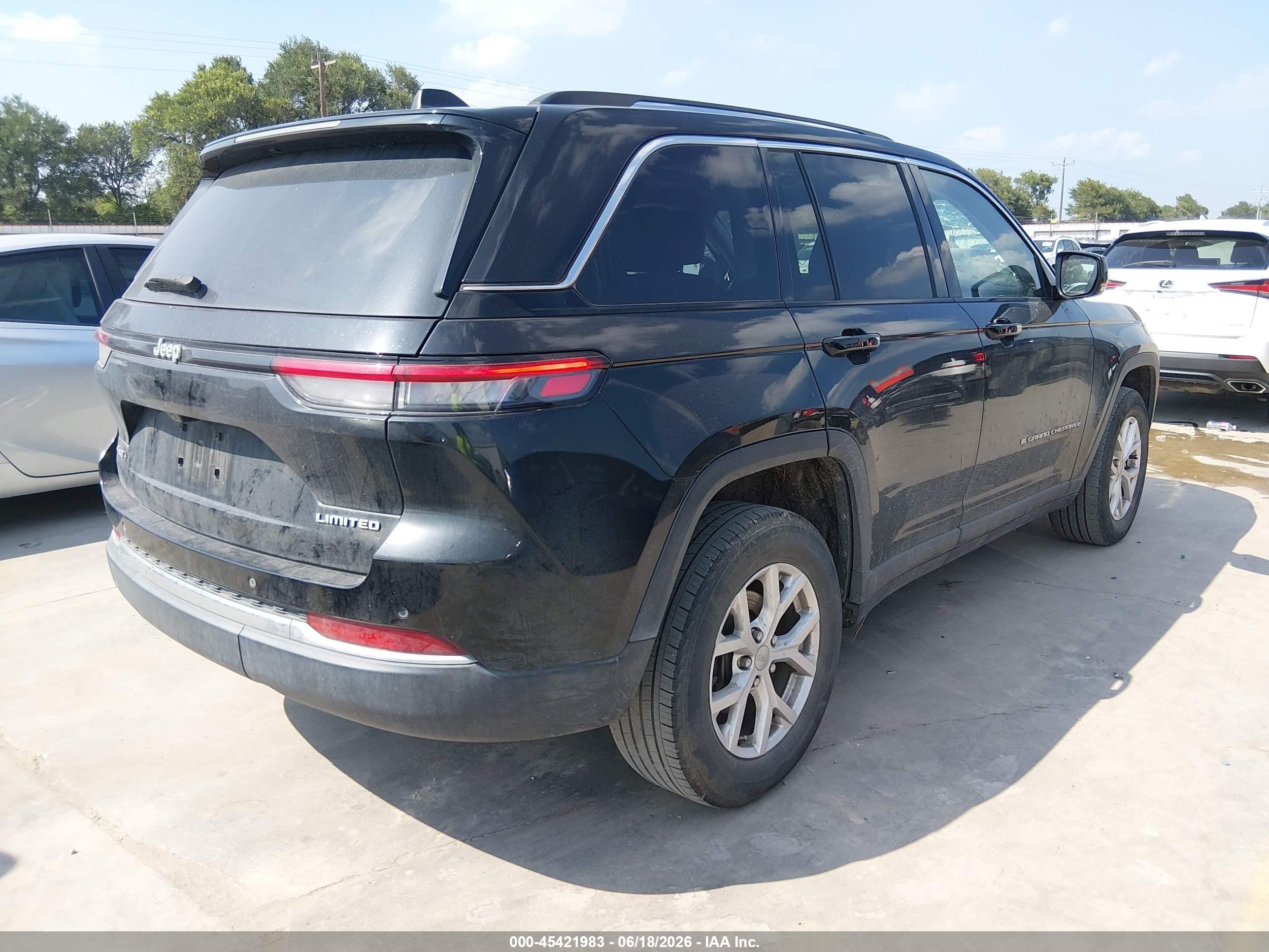 2022 Jeep Grand Cherokee VIN 1C4RJHBG9N8534474 IAAI salvage auction — Side, Original (Texas), sold $10,100 on 2026-09-11 (photo 4)