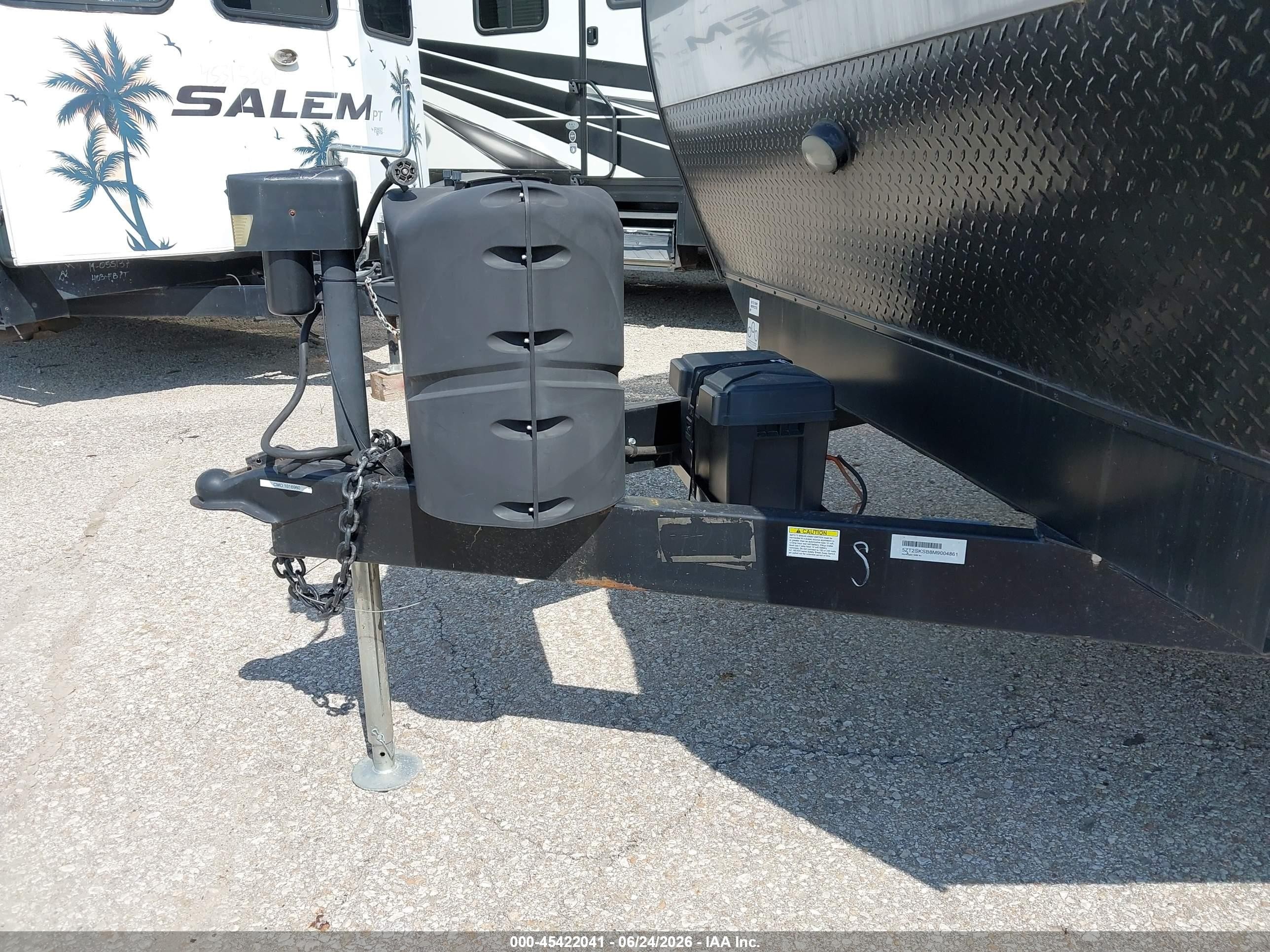 2021 Forest river Travel trailer VIN 5ZT2SKSB8M9004861 IAAI salvage auction — Hail, Salvage (Kansas), sold $4,850 on 2026-10-06 (photo 7)