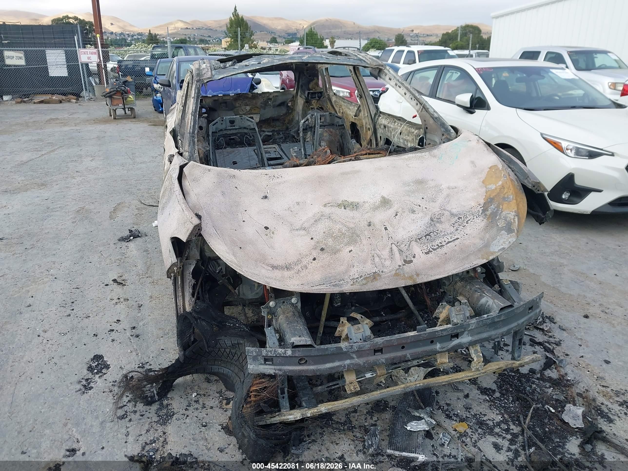 2022 Volkswagen ID.4 VIN WVGUNPE29NP041775 IAAI salvage auction — Burn, Non-Repairable (California), sold $100 on 2026-07-09 (photo 6)