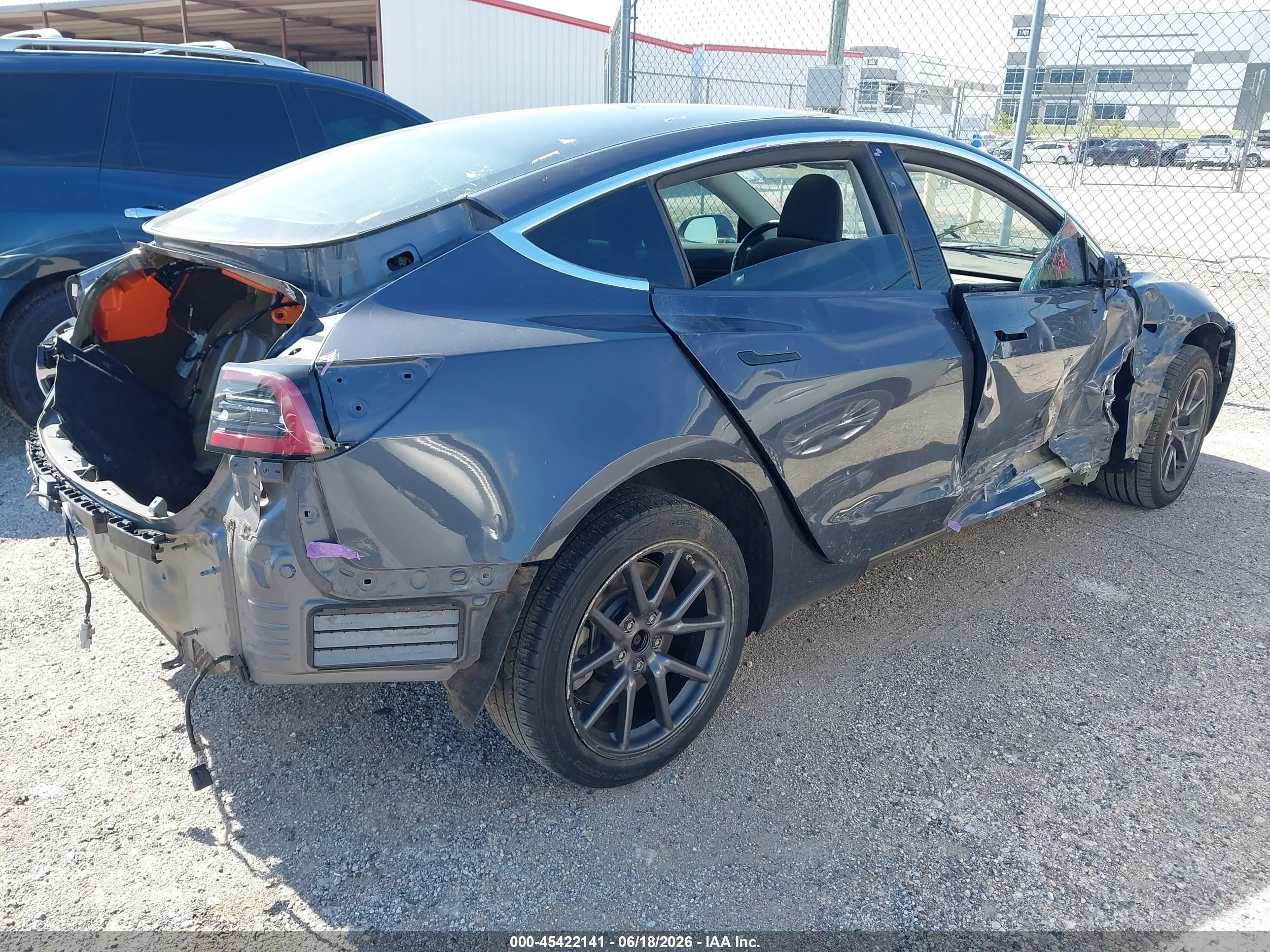 2019 Tesla Model 3 VIN 5YJ3E1EA8KF308141 IAAI salvage auction — Side, Original (Texas), sold $2,625 on 2026-06-30 (photo 4)