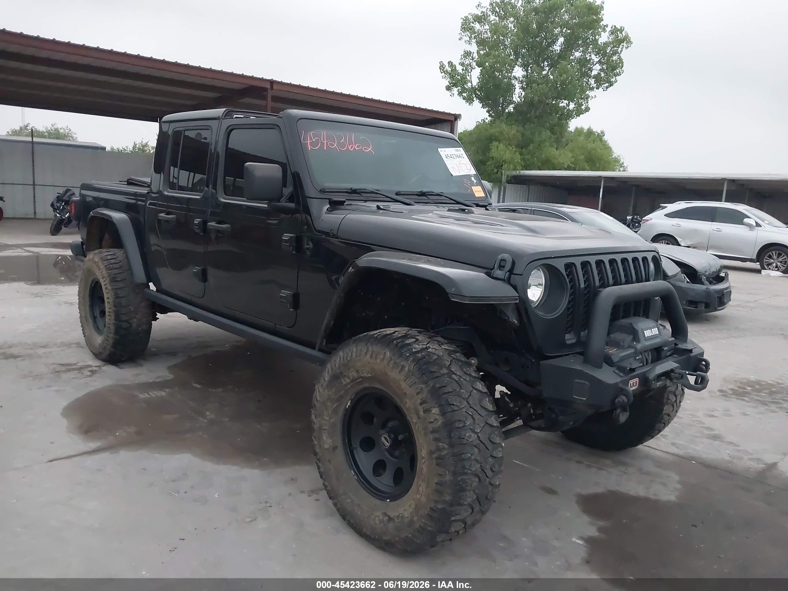 2023 Jeep Gladiator VIN 1C6JJTBG8PL518757 — IAAI salvage auction photo