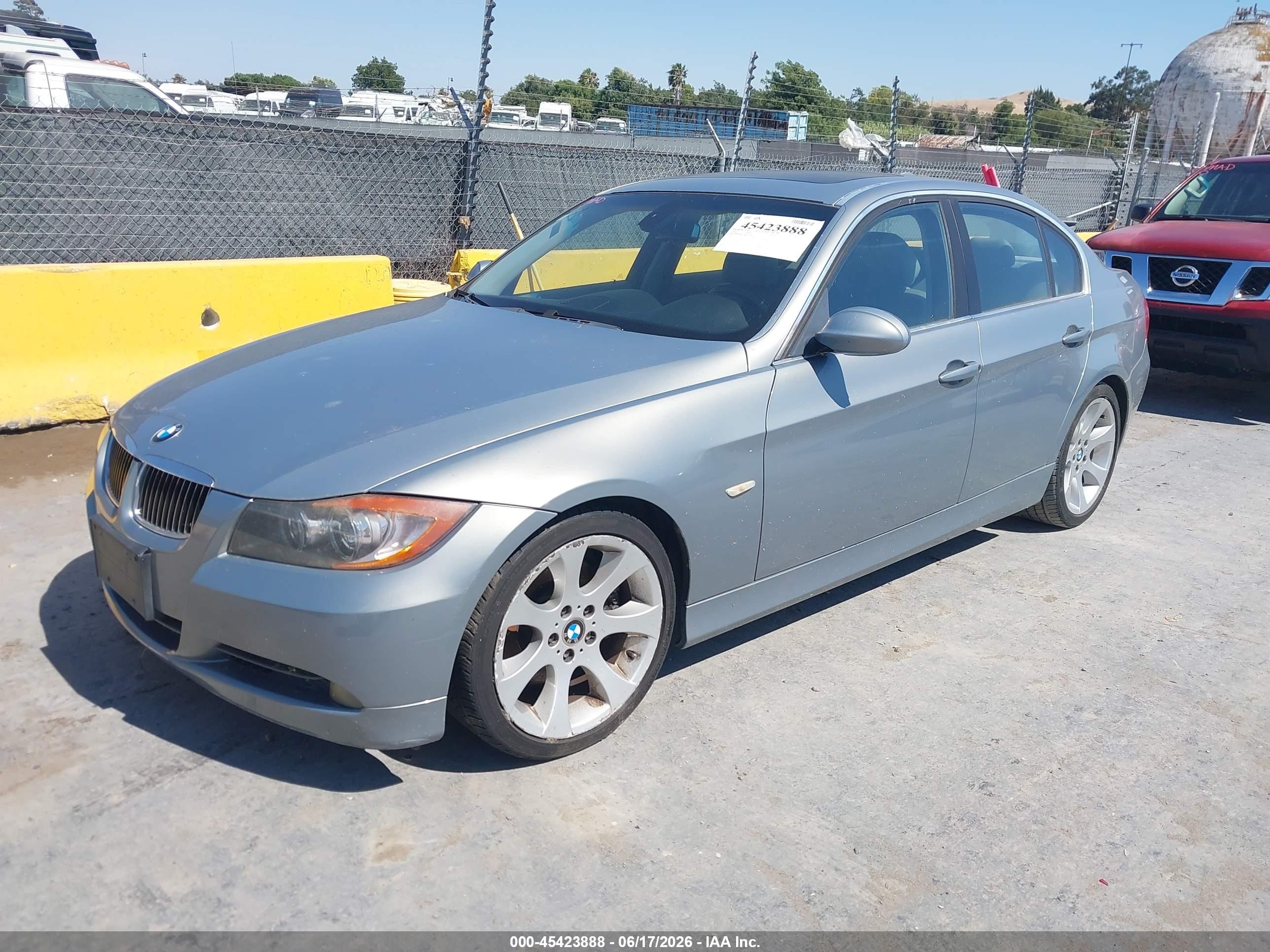 2006 BMW 3 Series VIN WBAVB33546KR72686 IAAI salvage auction — Normal Wear, Clear - Dealer Only (California), sold $375 on 2026-07-09 (photo 2)