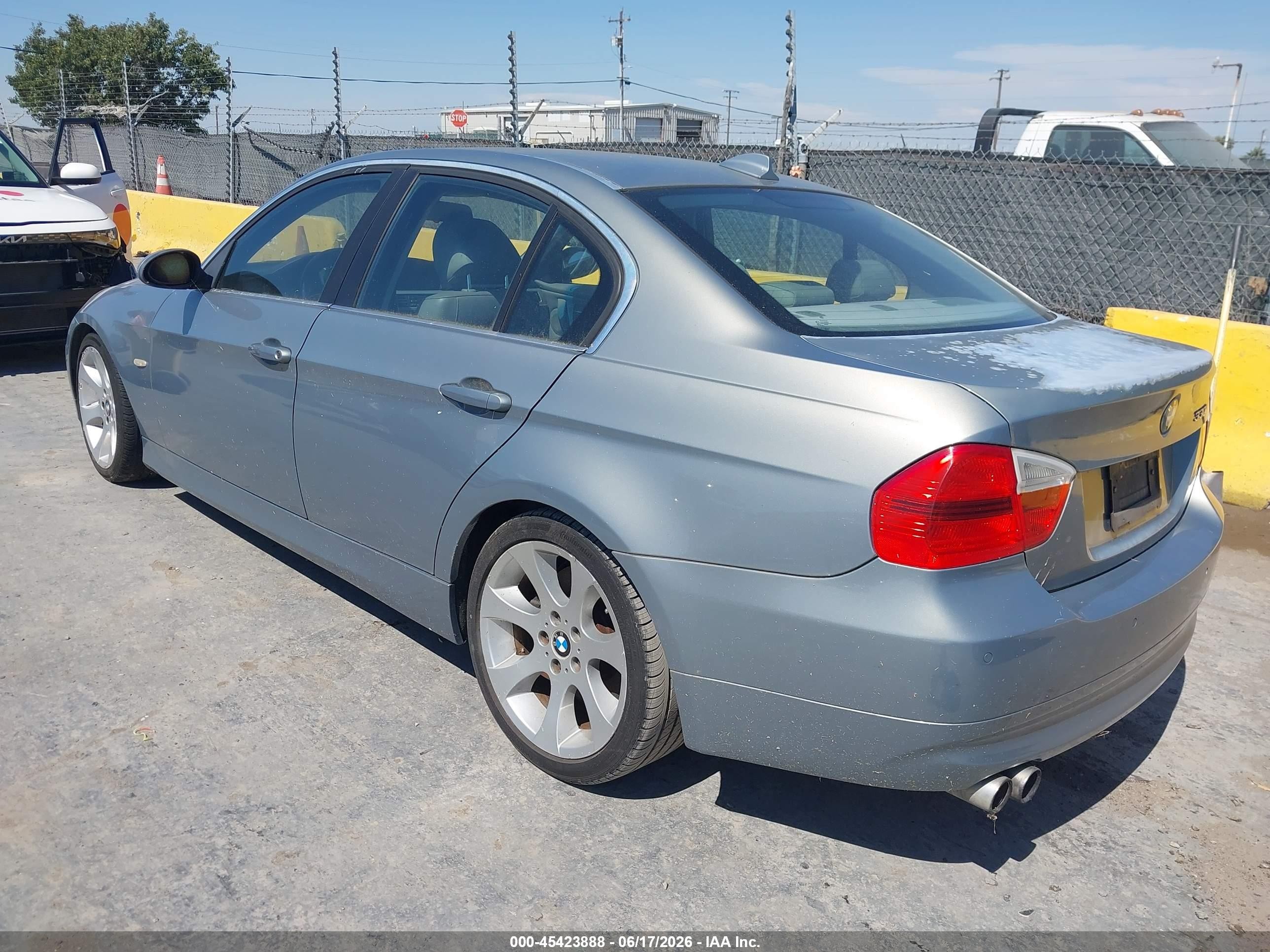 2006 BMW 3 Series VIN WBAVB33546KR72686 IAAI salvage auction — Normal Wear, Clear - Dealer Only (California), sold $375 on 2026-07-09 (photo 3)