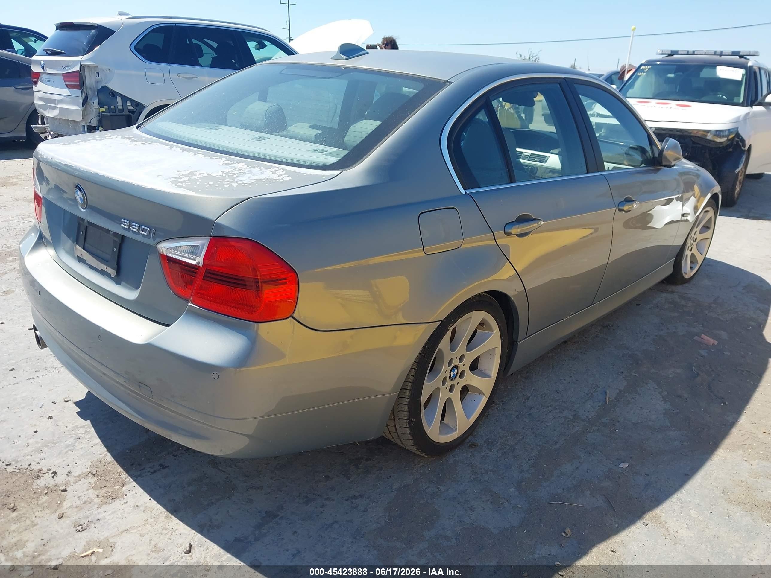2006 BMW 3 Series VIN WBAVB33546KR72686 IAAI salvage auction — Normal Wear, Clear - Dealer Only (California), sold $375 on 2026-07-09 (photo 4)